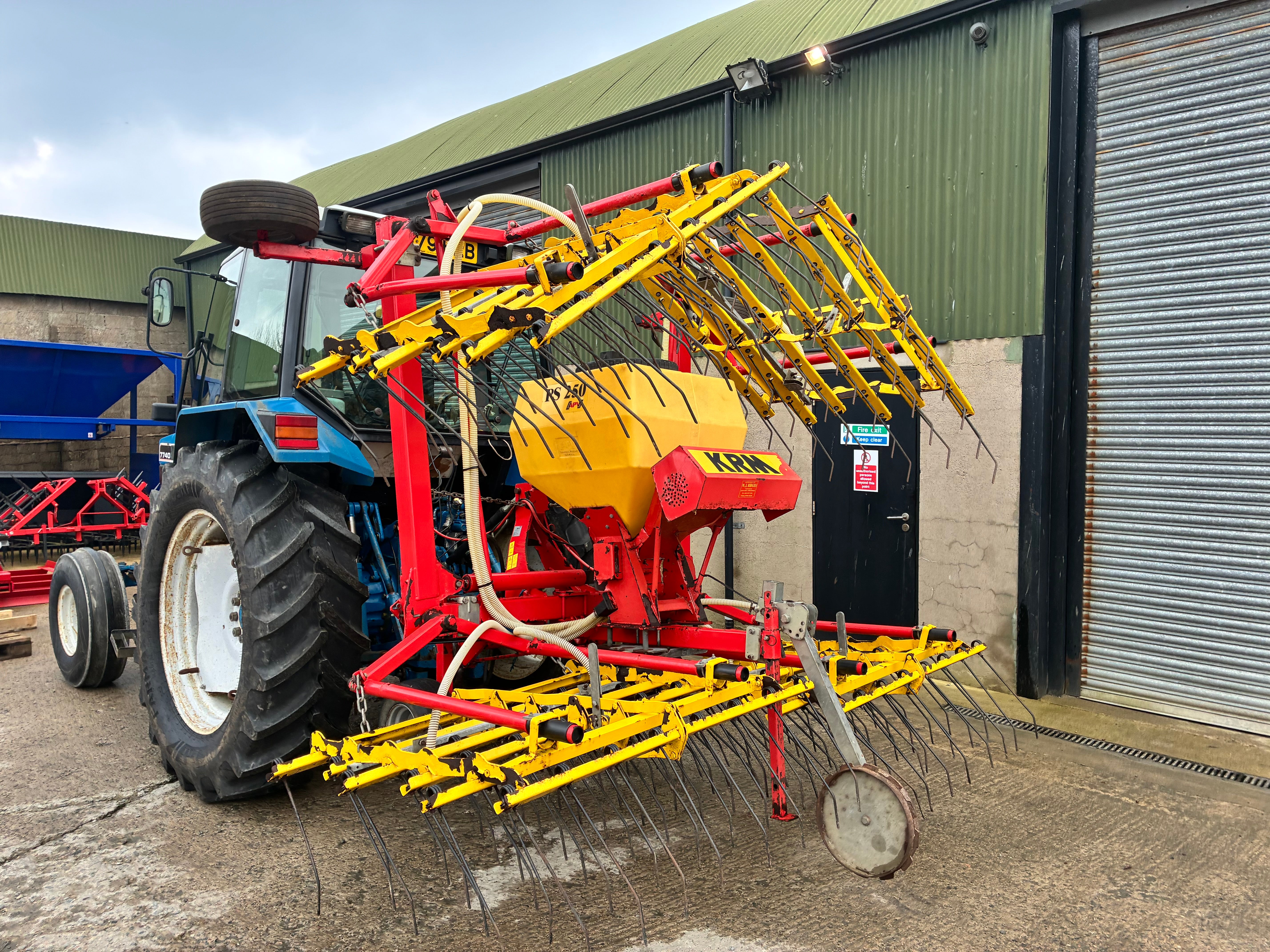 KRM 6m Spring tine Harrow with seeder