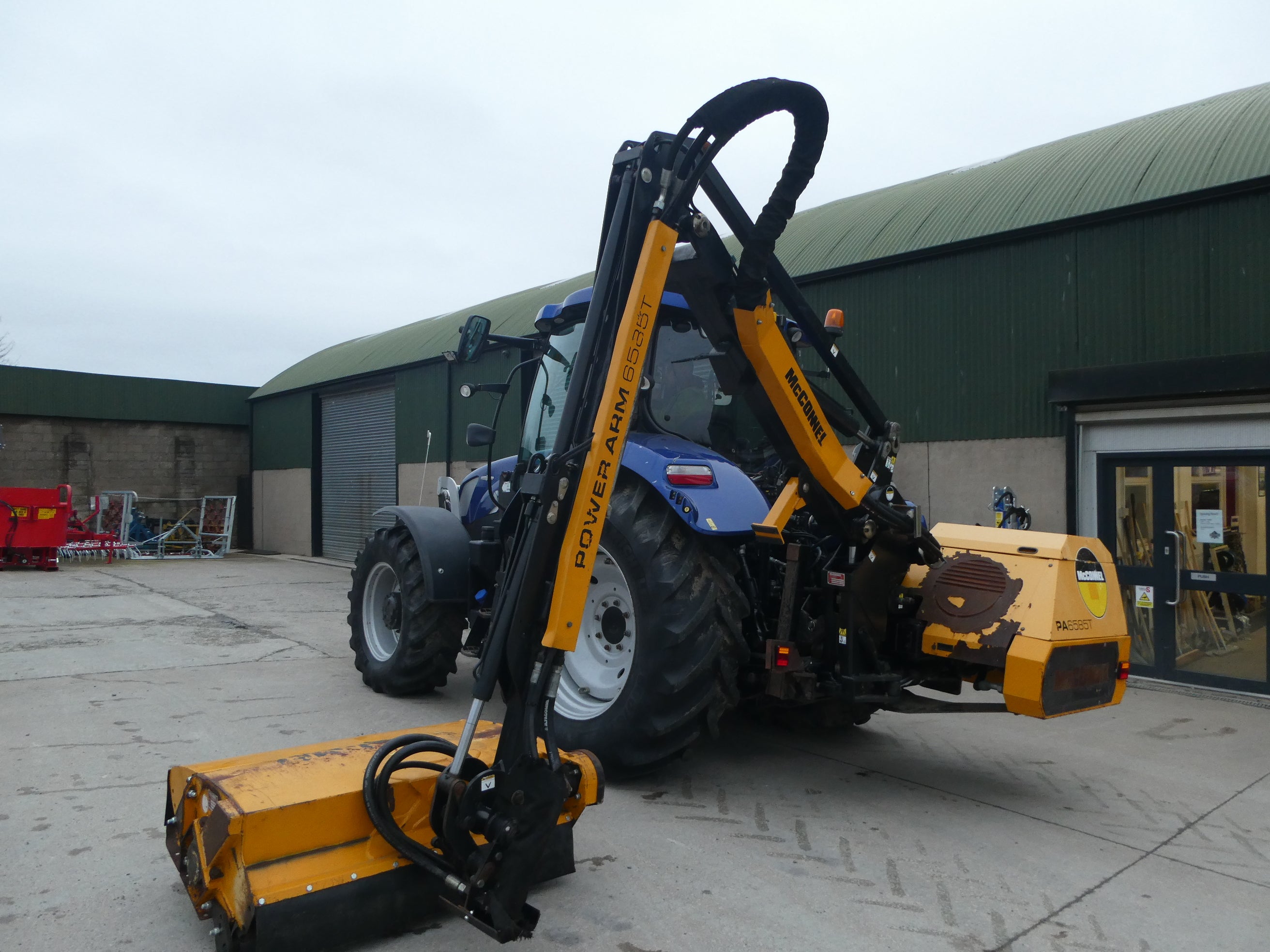 Mcconnel PA6585T Hedgecutter