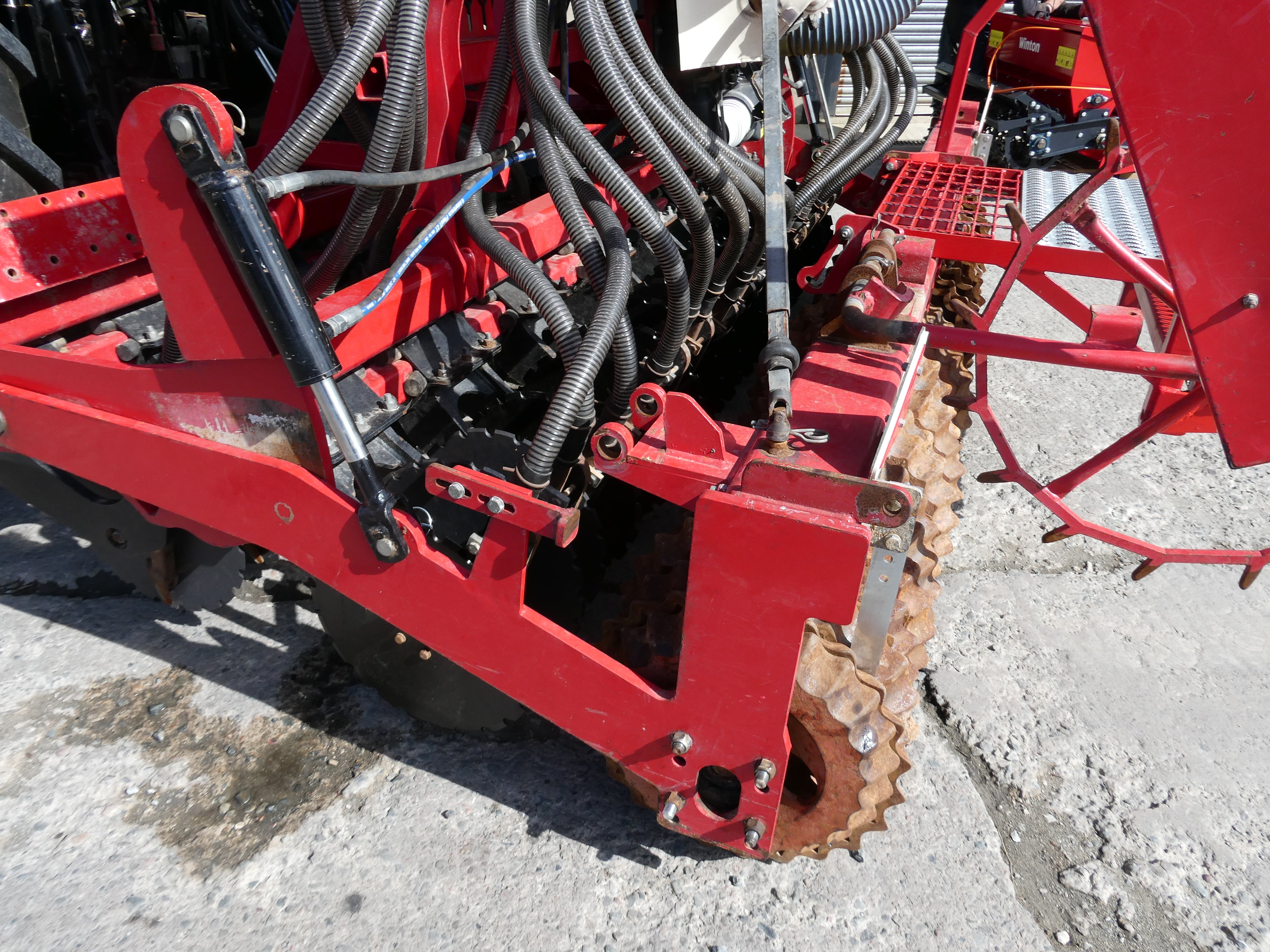2020 Moore 32 row Grassland UniDrill