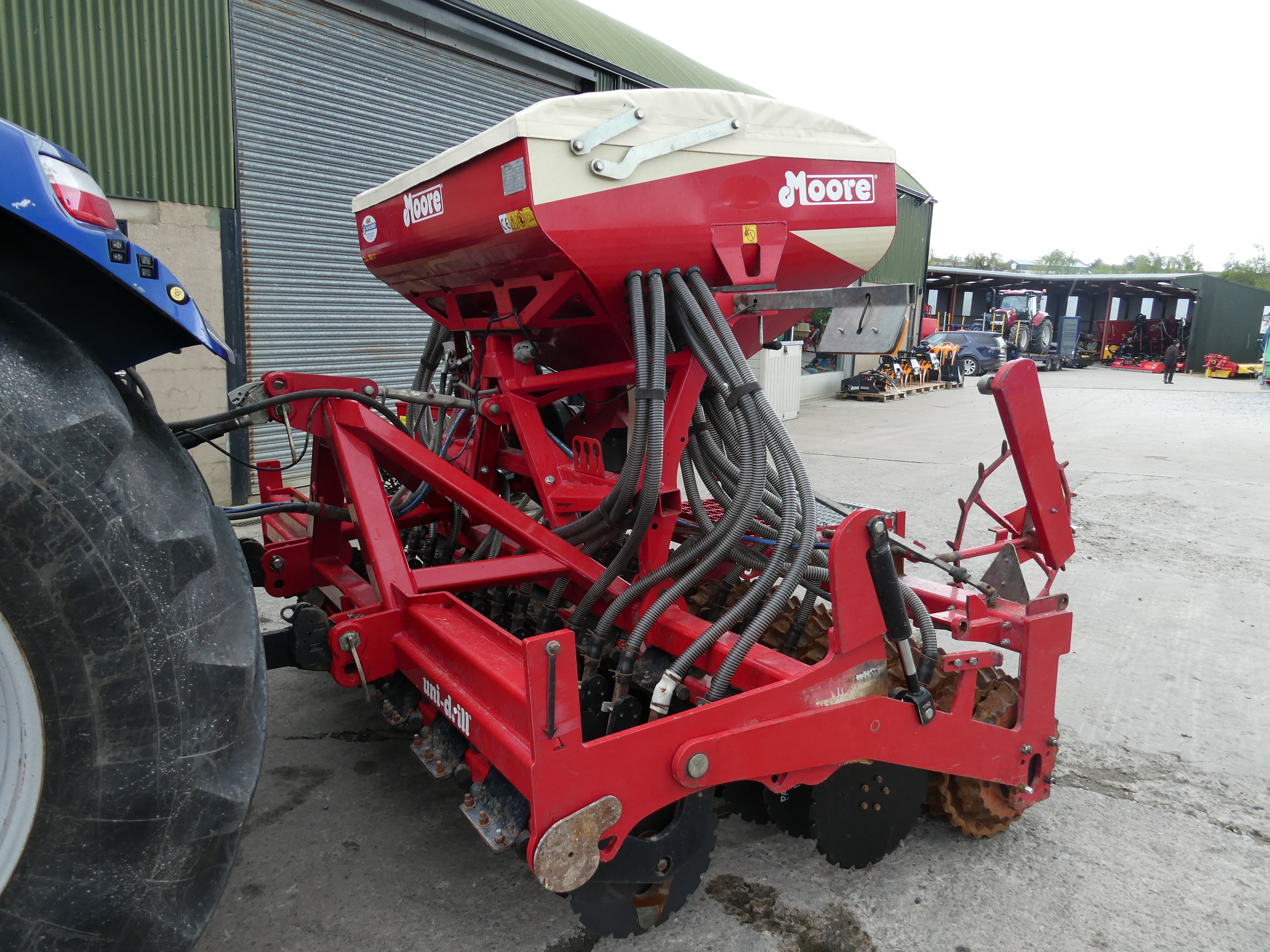 2020 Moore 32 row Grassland UniDrill