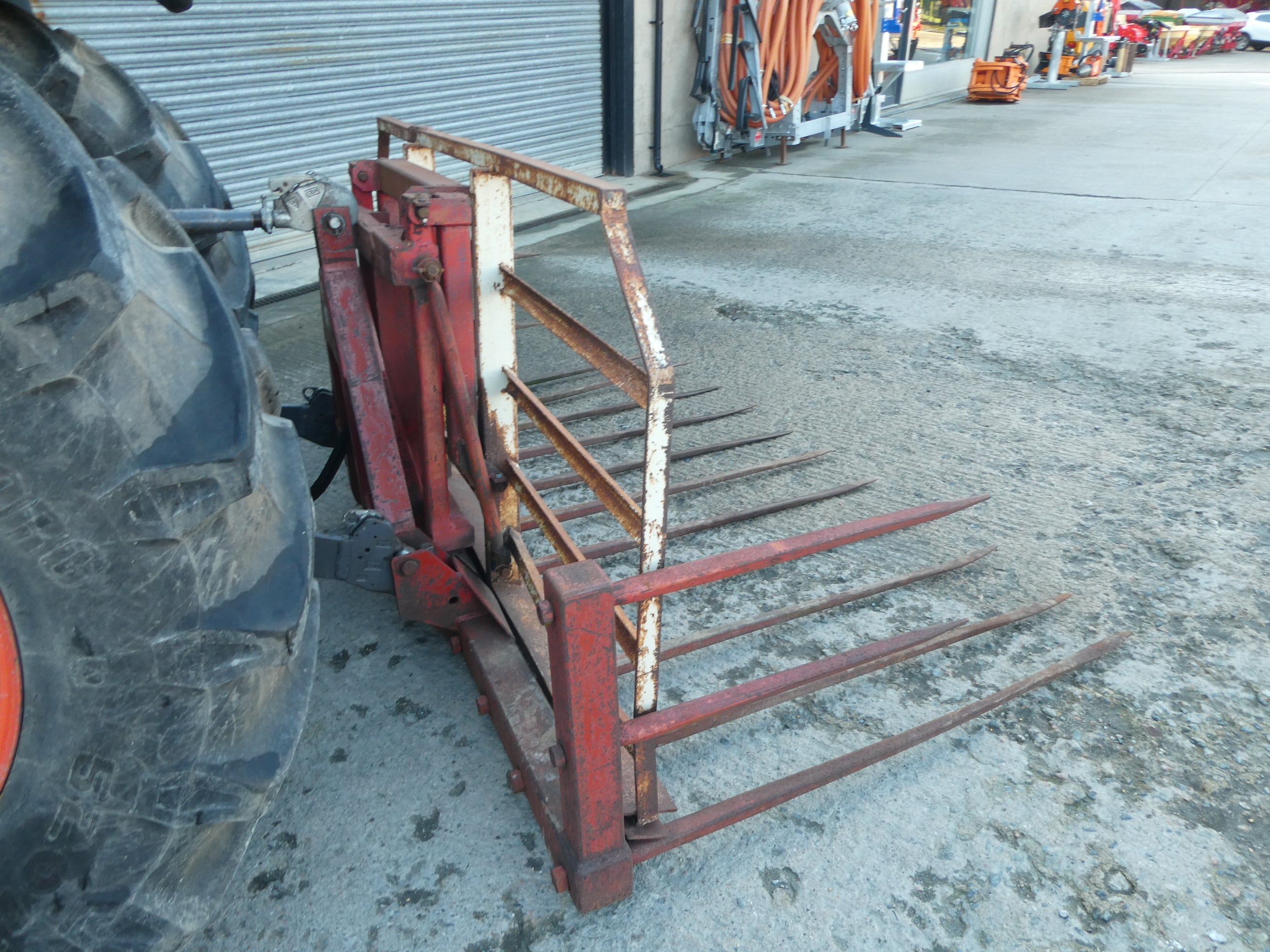 Used 11 tine Buckrake