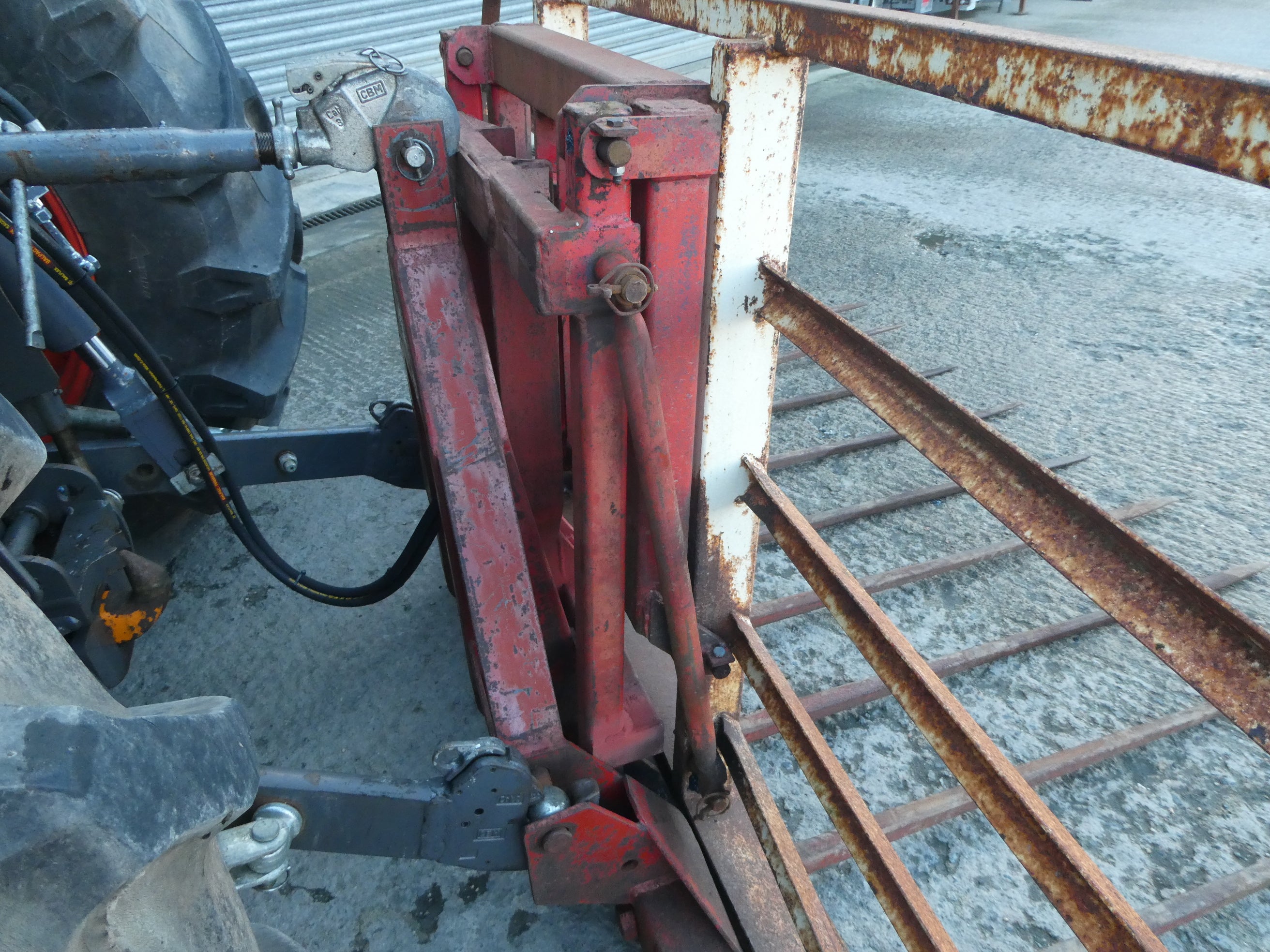 Used 11 tine Buckrake