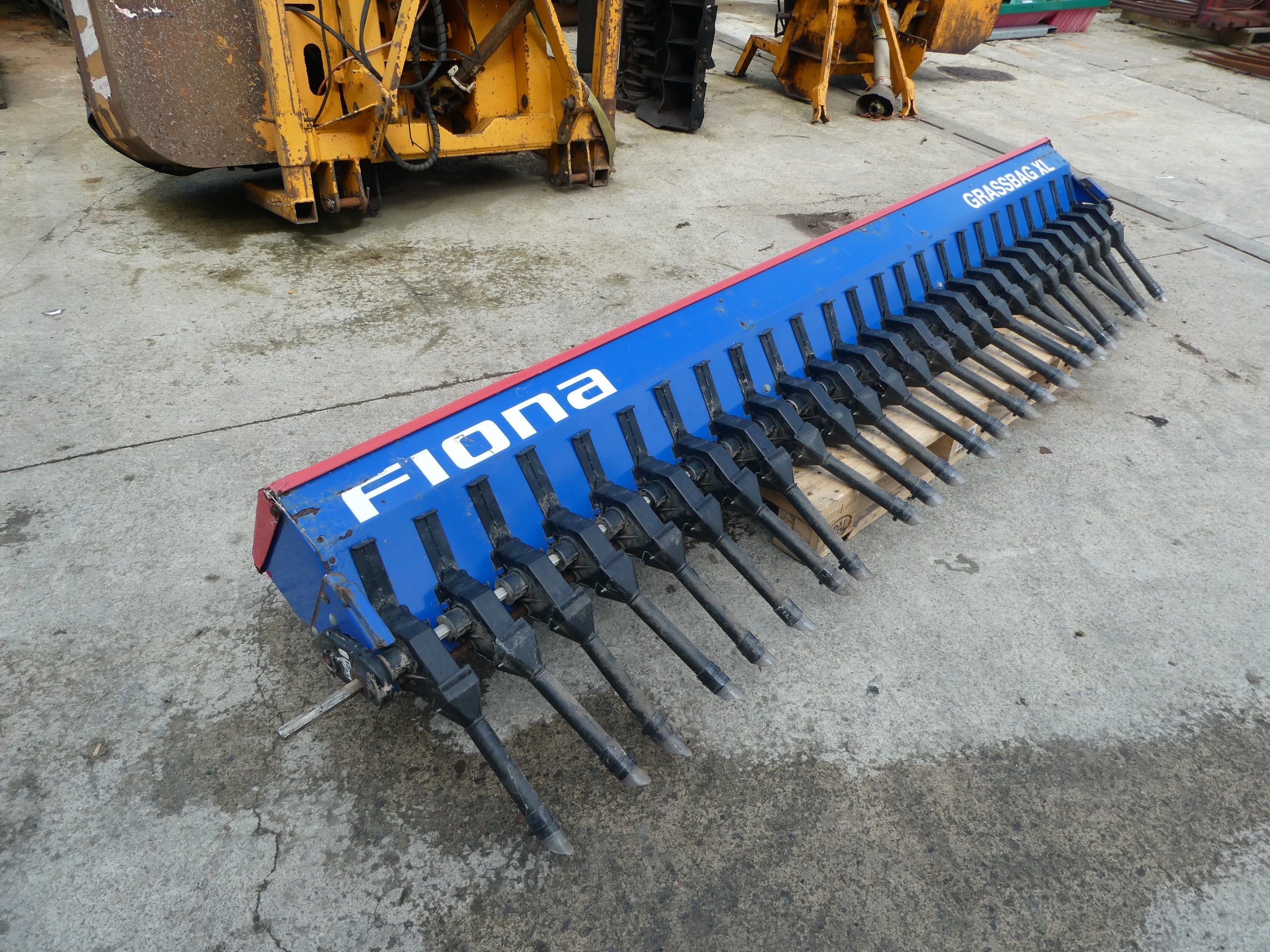 Fiona 3m grass seed box