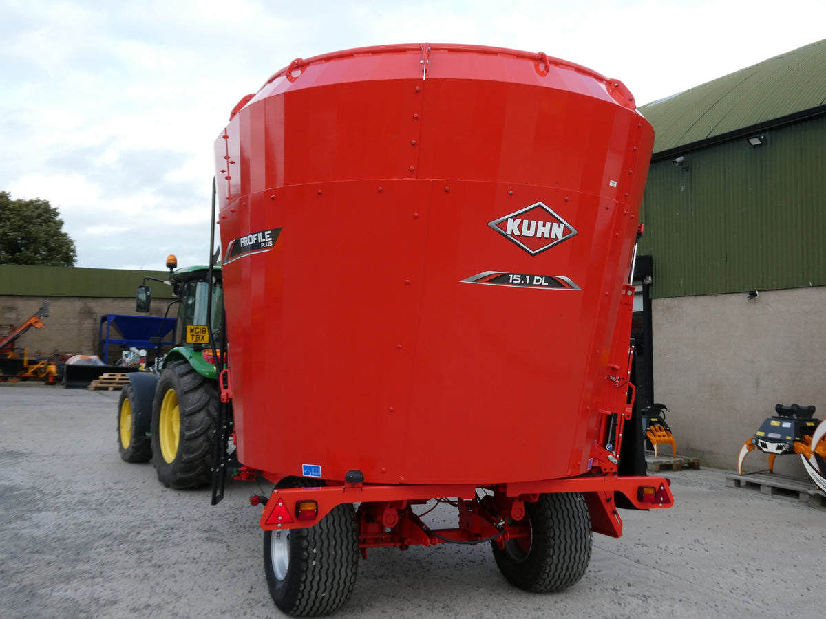 Kuhn 15.1 Tub feeder/Straw bedder