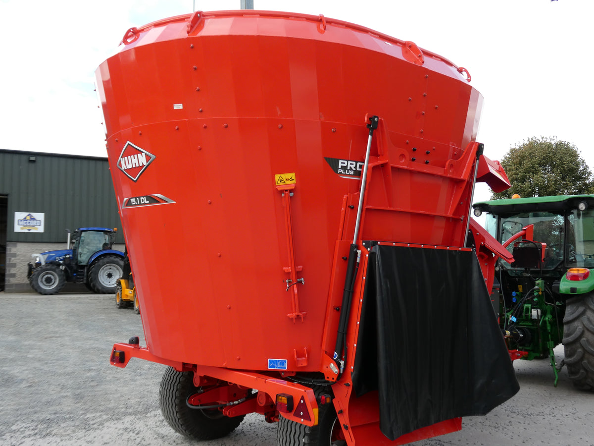 Kuhn 15.1 Tub feeder/Straw bedder