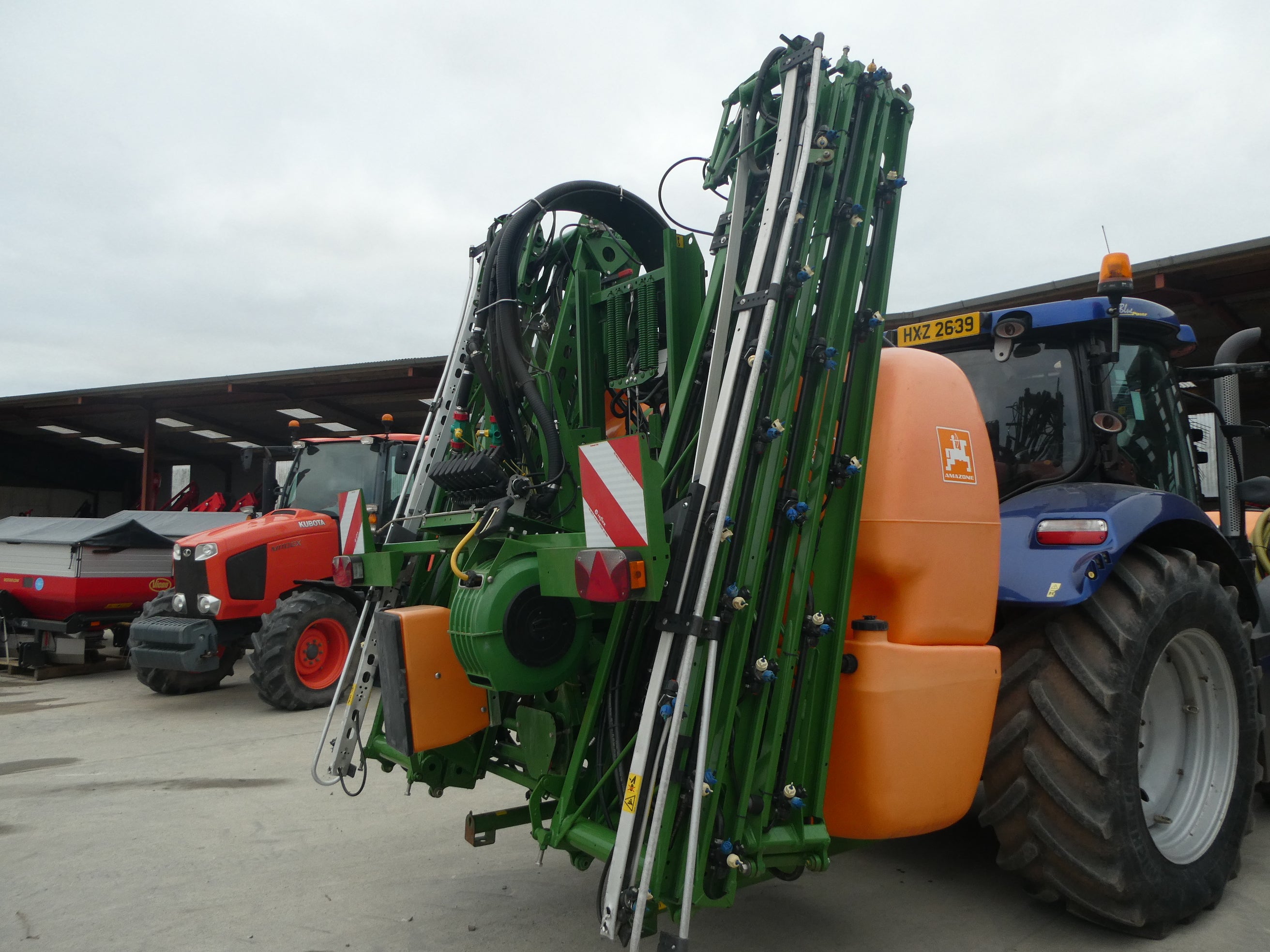 Amazone UF1501 24m crop sprayer with Front tank
