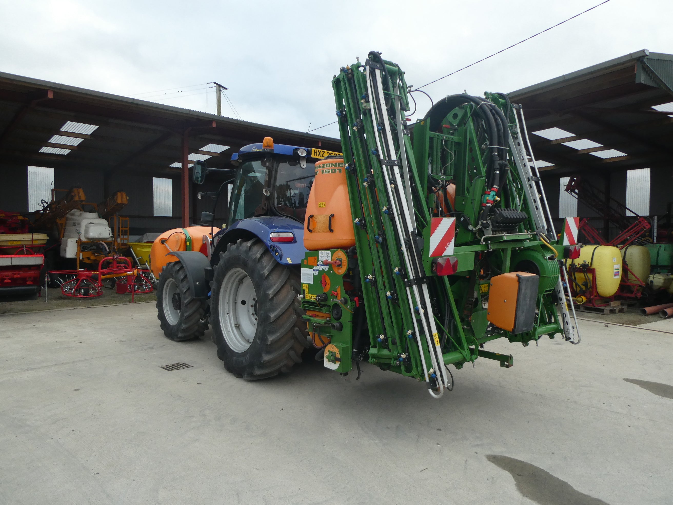 Amazone UF1501 24m crop sprayer with Front tank