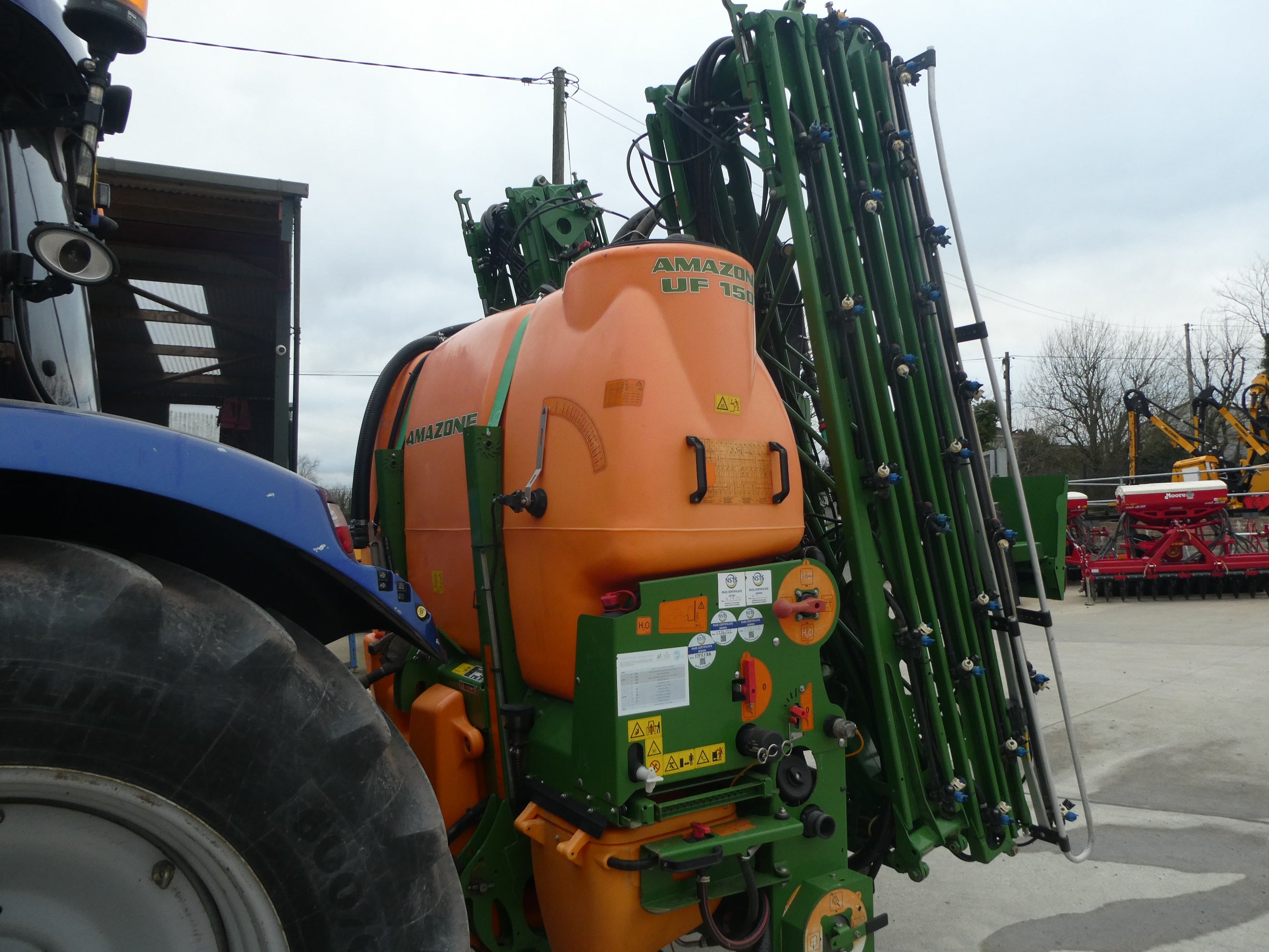 Amazone UF1501 24m crop sprayer with Front tank