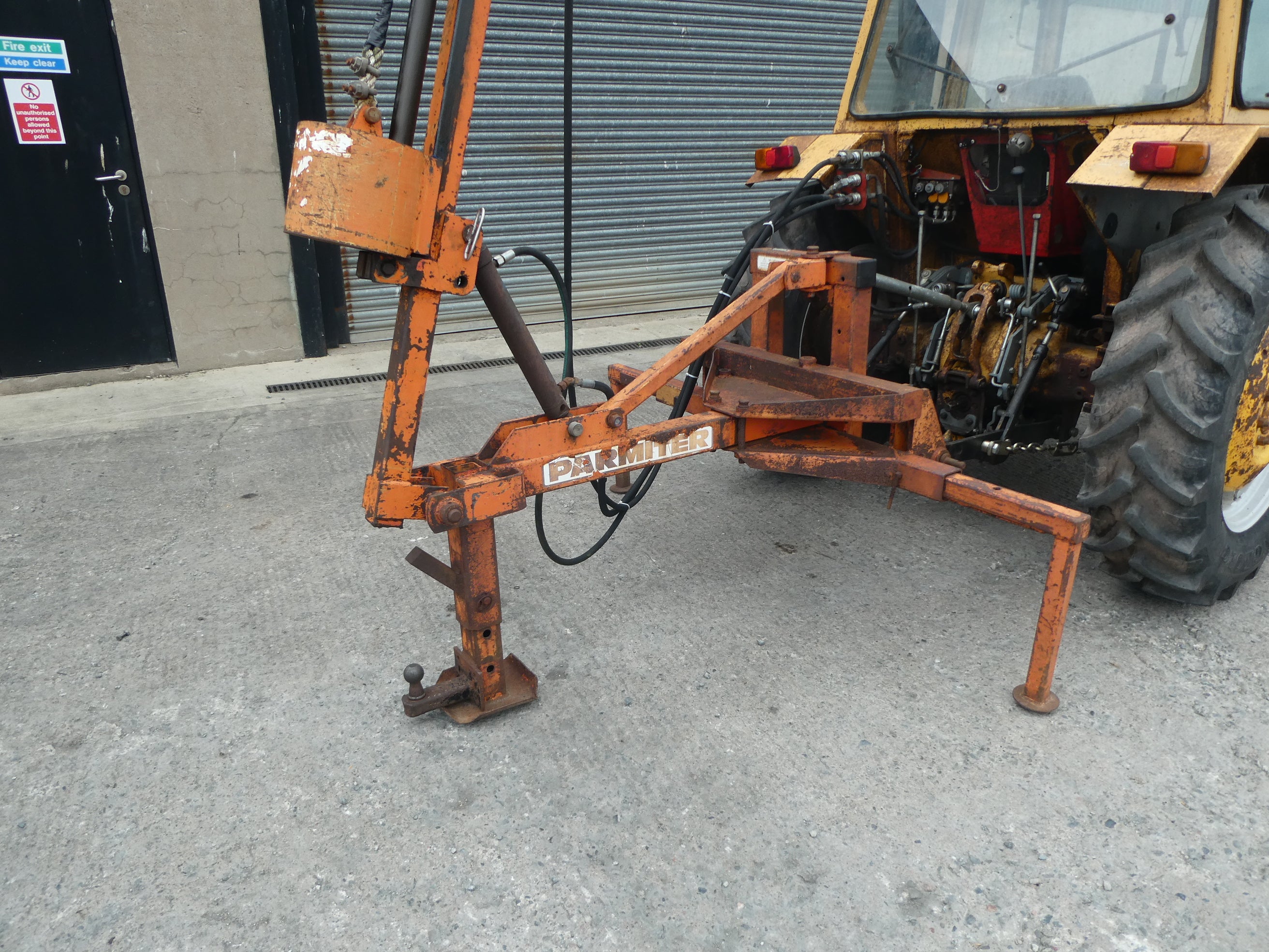 Parmiter Tractor Post driver