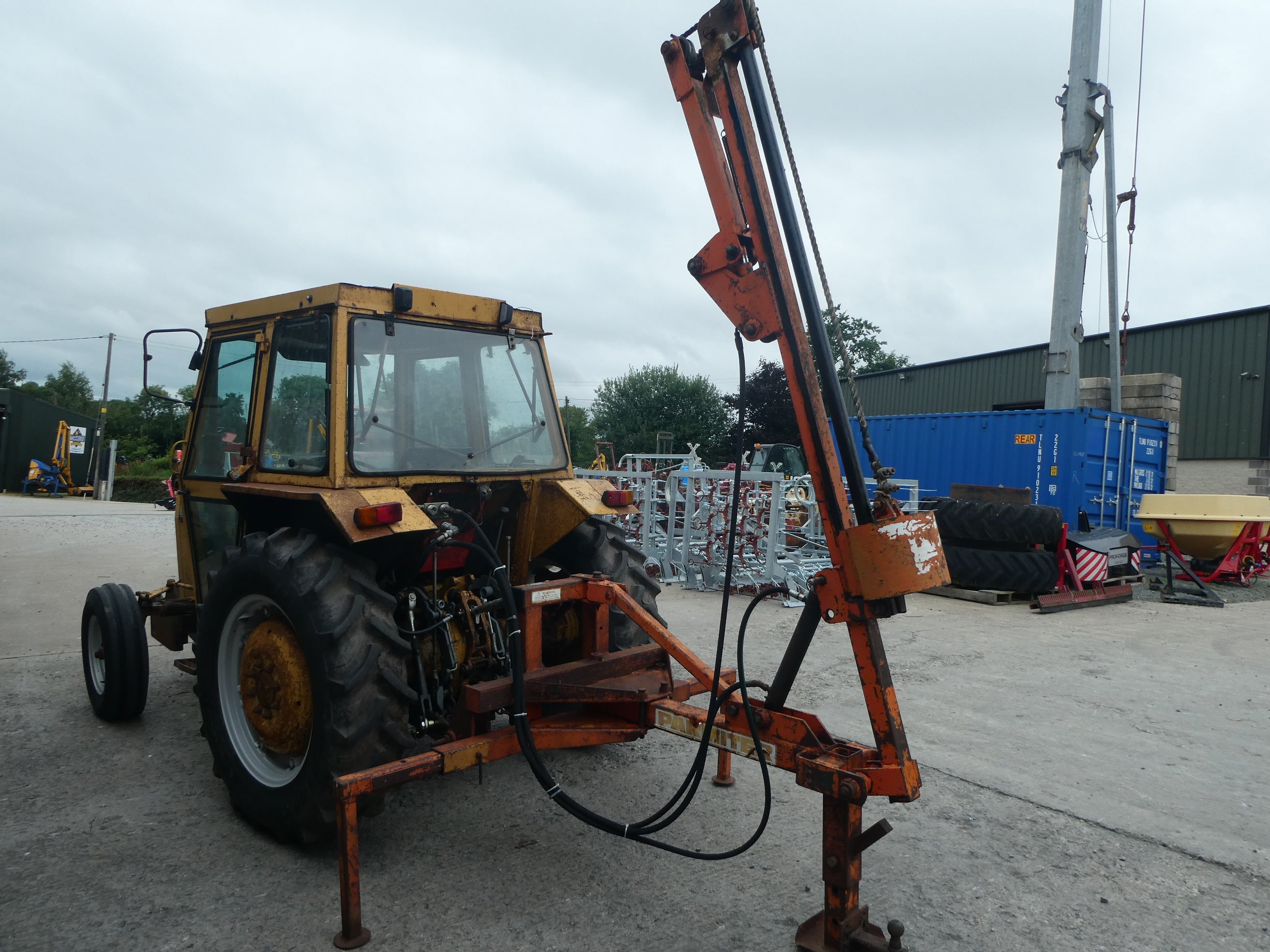 Parmiter Tractor Post driver
