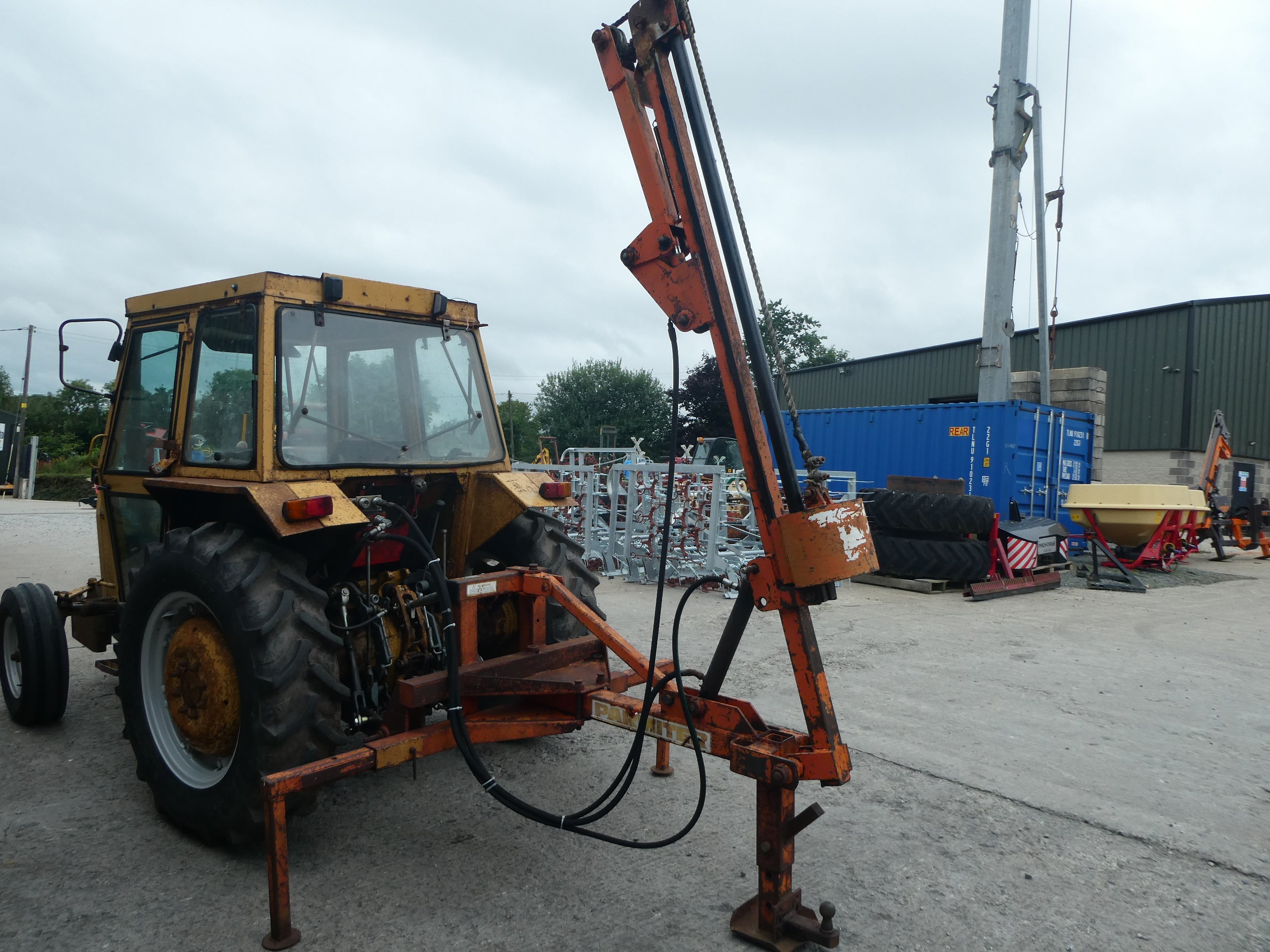 Parmiter Tractor Post driver