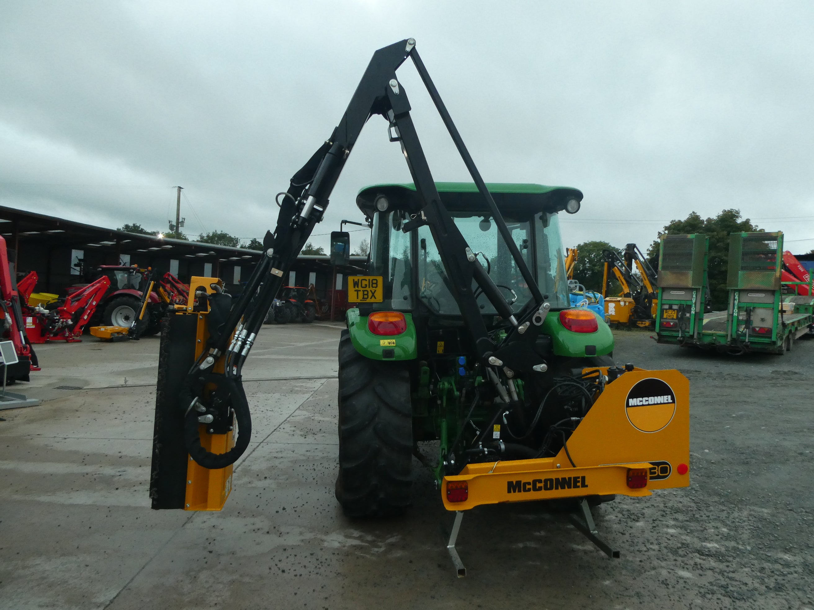 McConnel PA4330 Hedgecutter