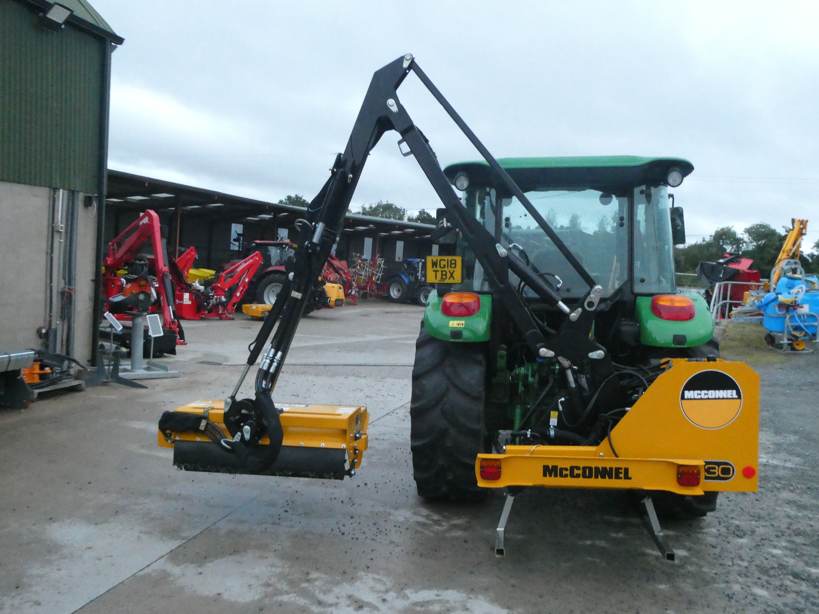 McConnel PA4330 Hedgecutter