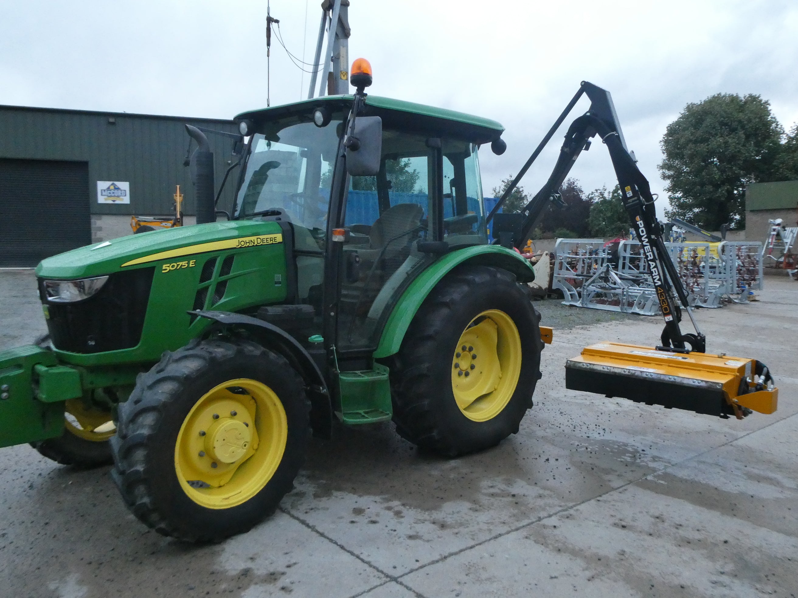 McConnel PA4330 Hedgecutter