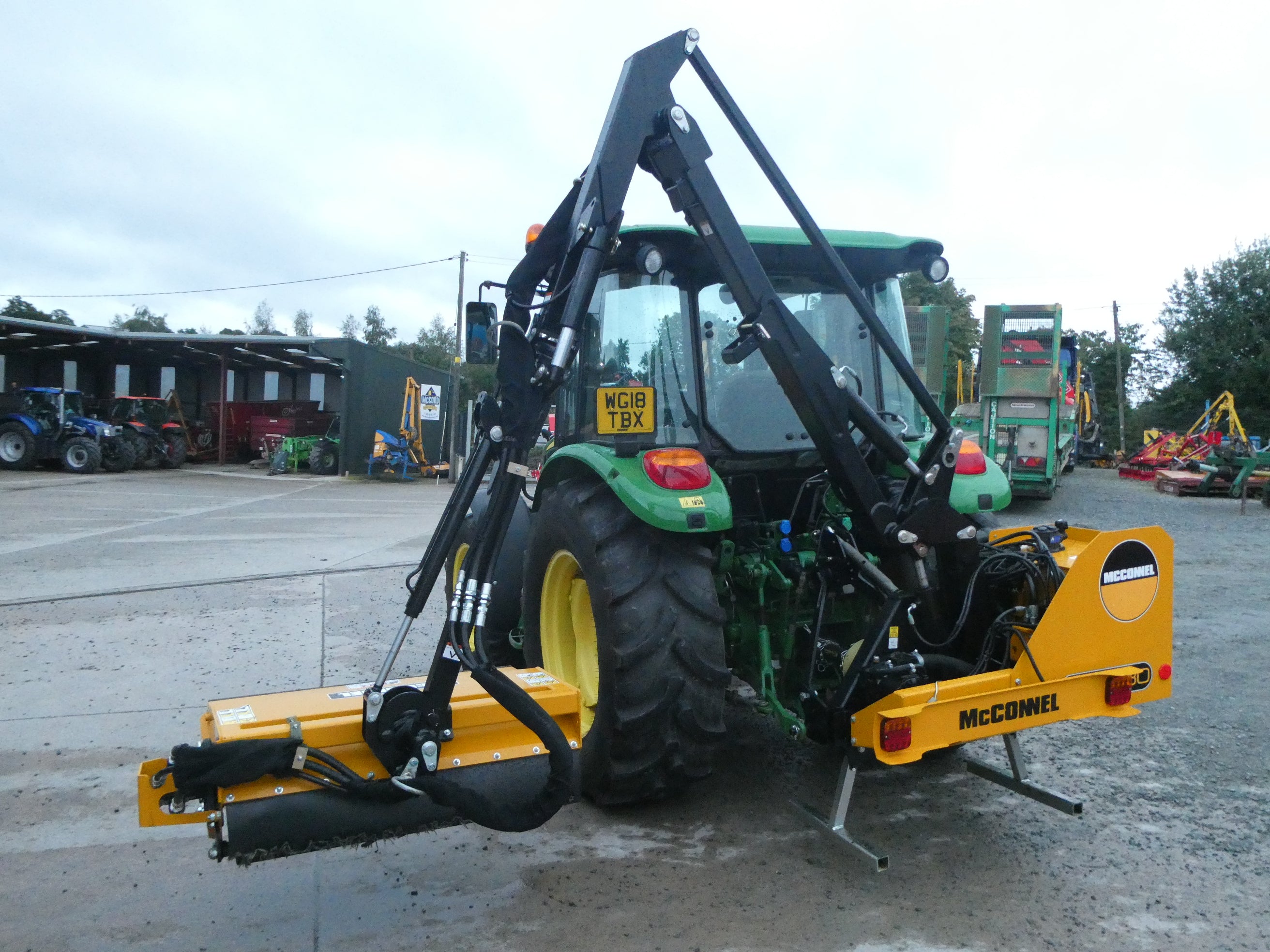 McConnel PA4330 Hedgecutter