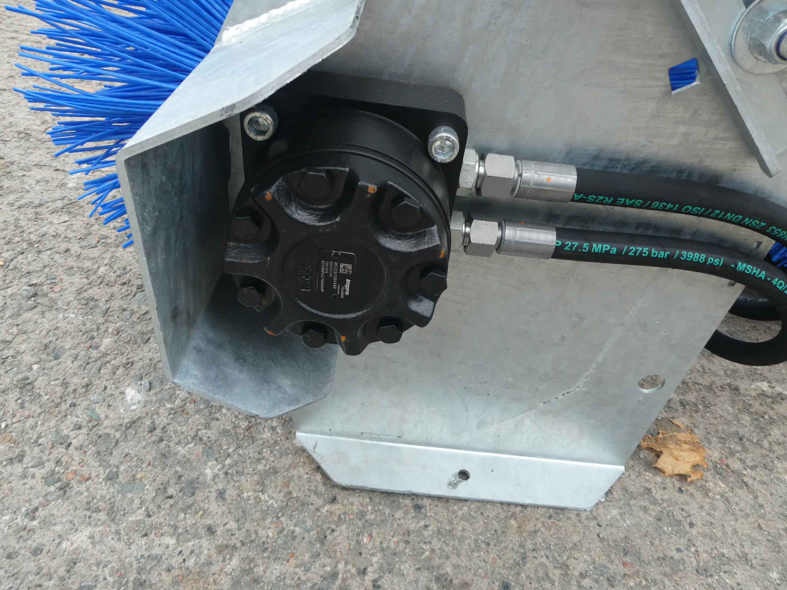 Suton Bucket Brush