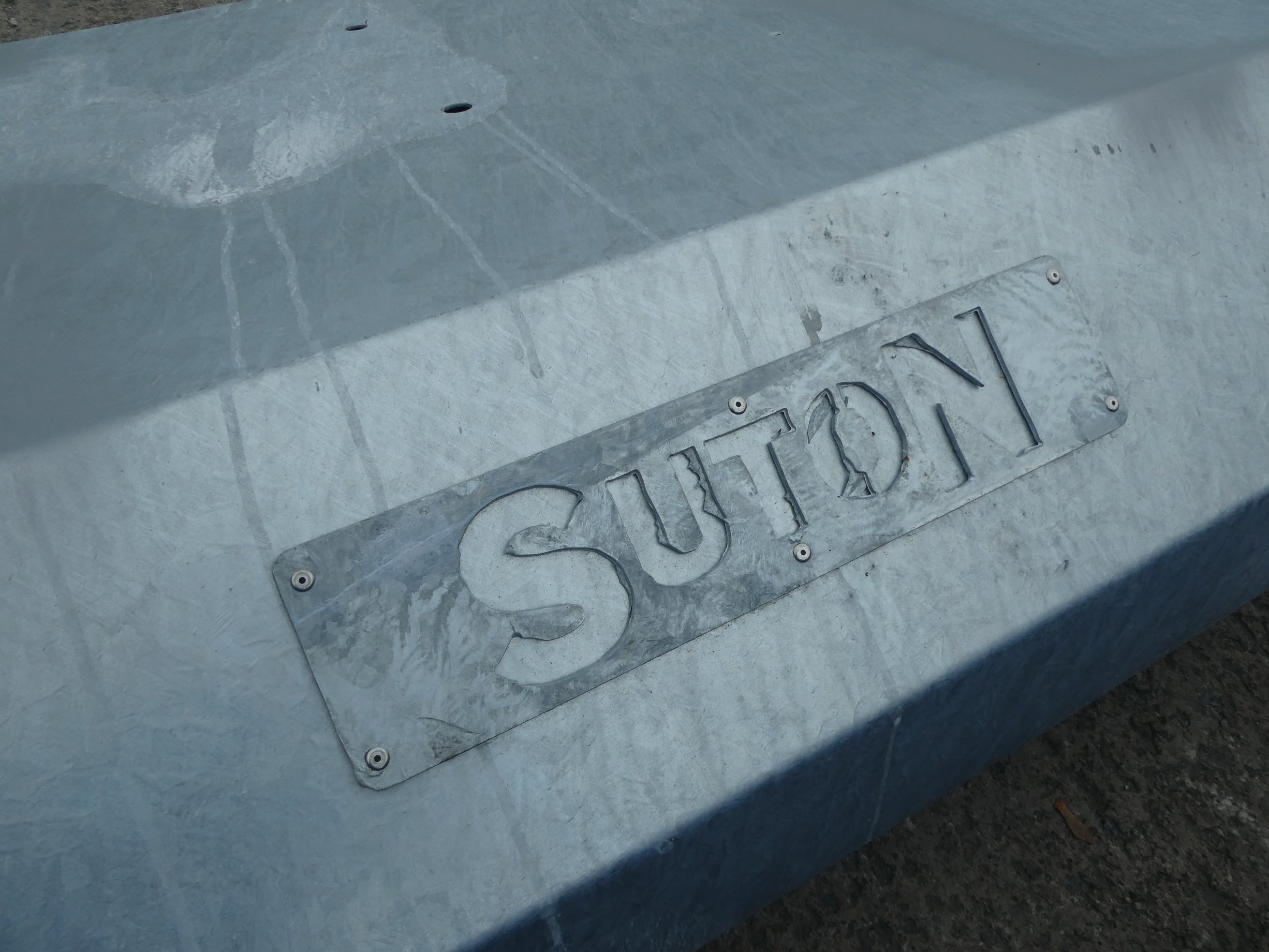 Suton Bucket Brush