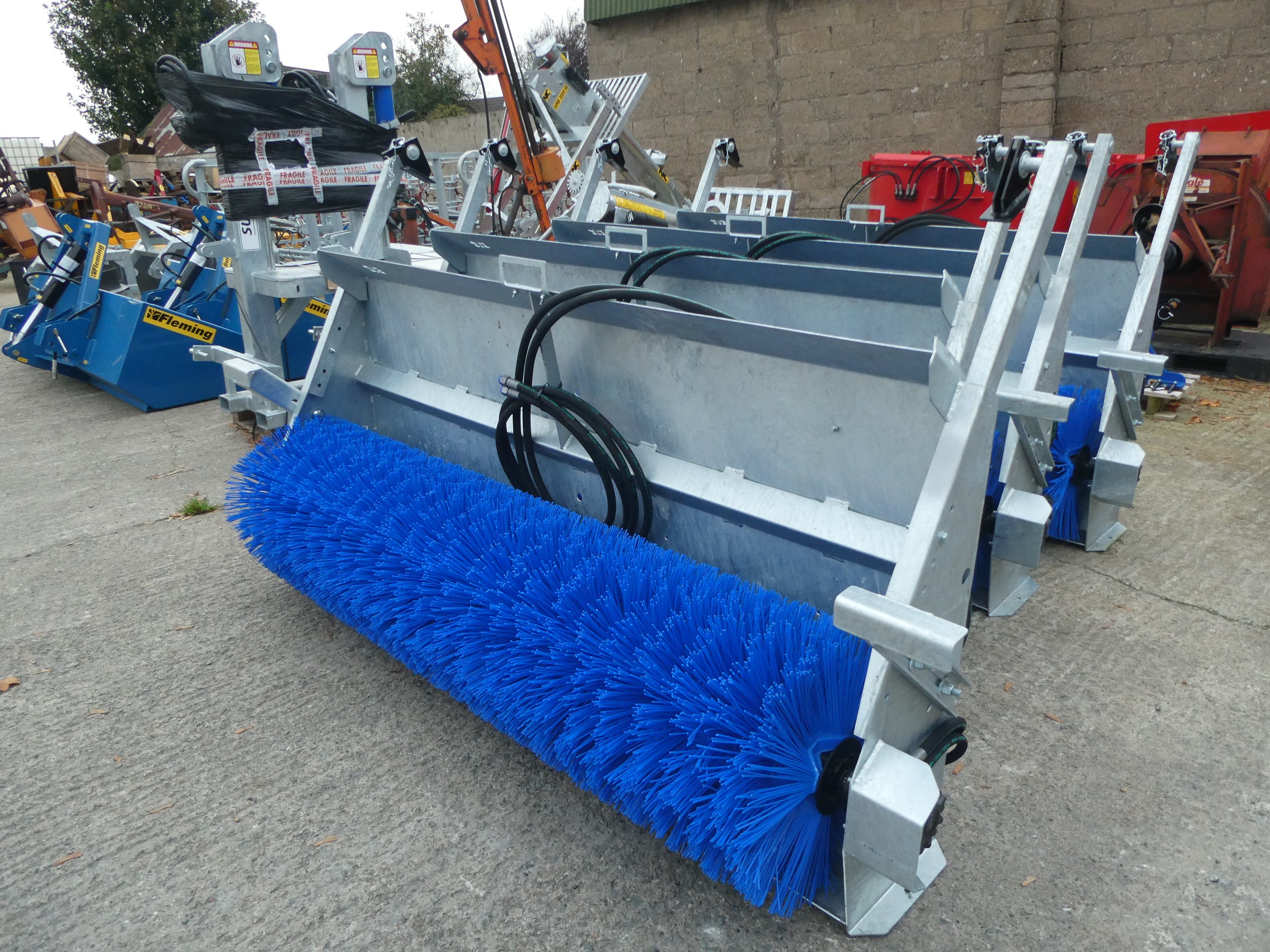 Suton Bucket Brush