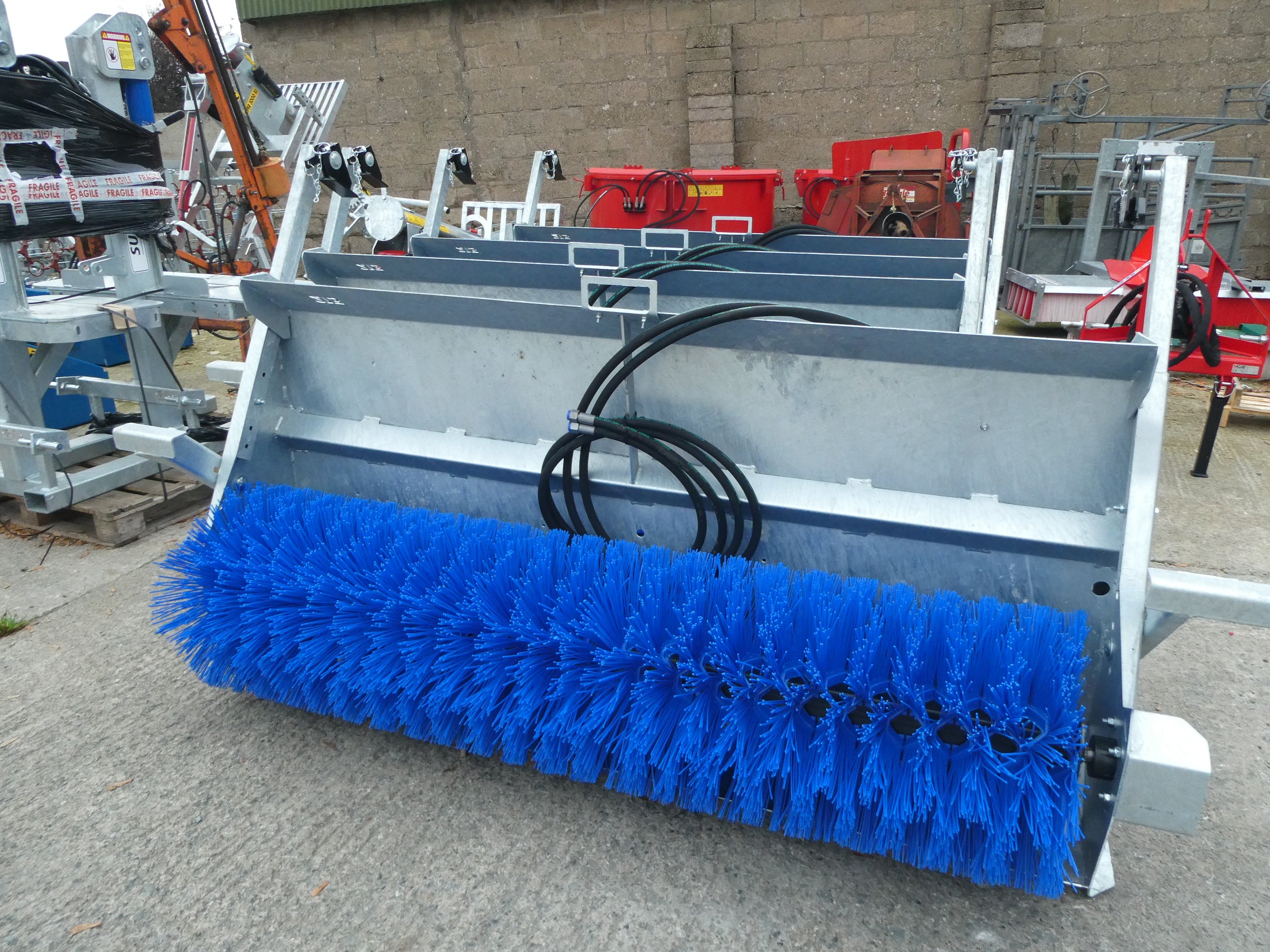 Suton Bucket Brush