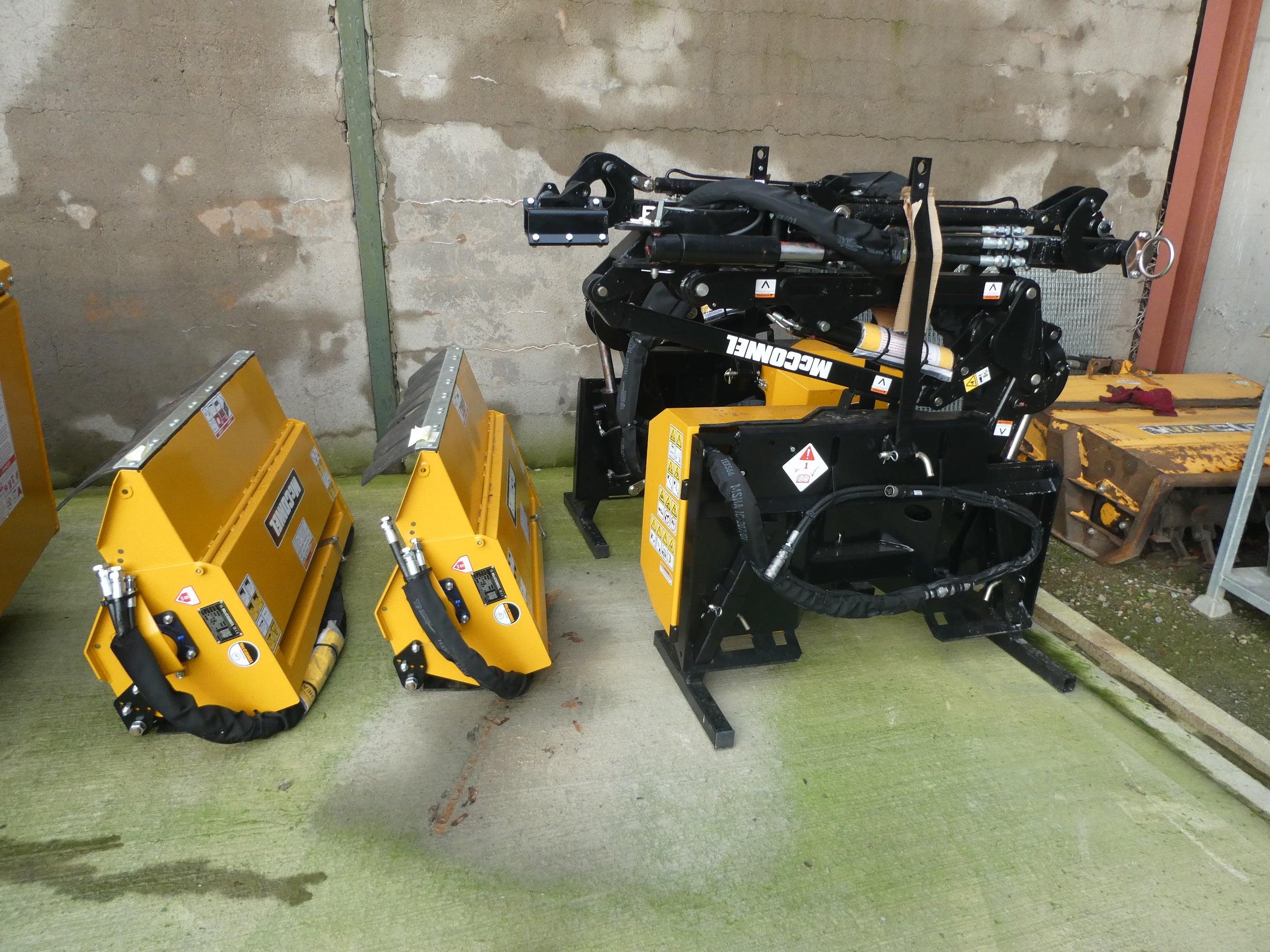 Unused McConnel PA3530 Avant Hedgecutter