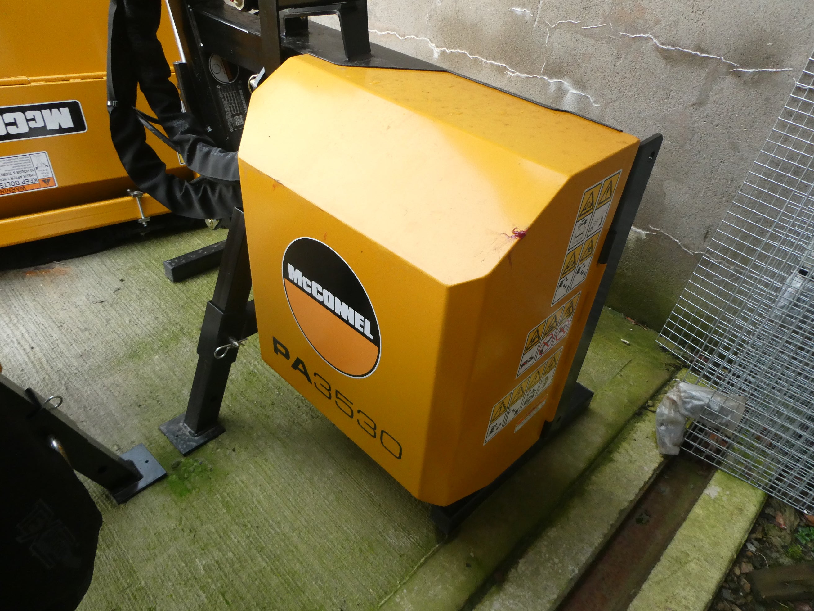 Unused McConnel PA3530 Avant Hedgecutter