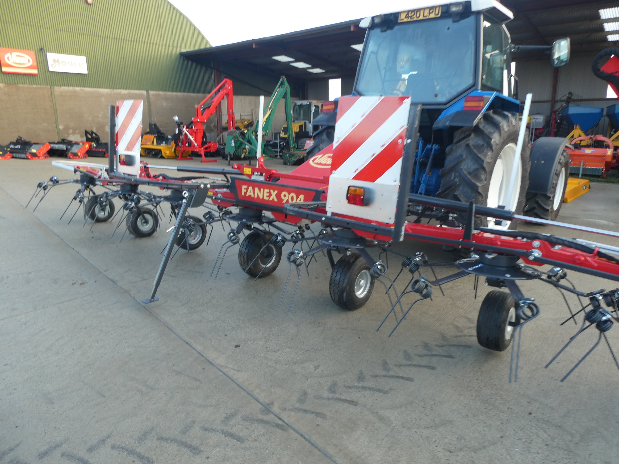 Vicon Fanex 904 8 rotor tedder