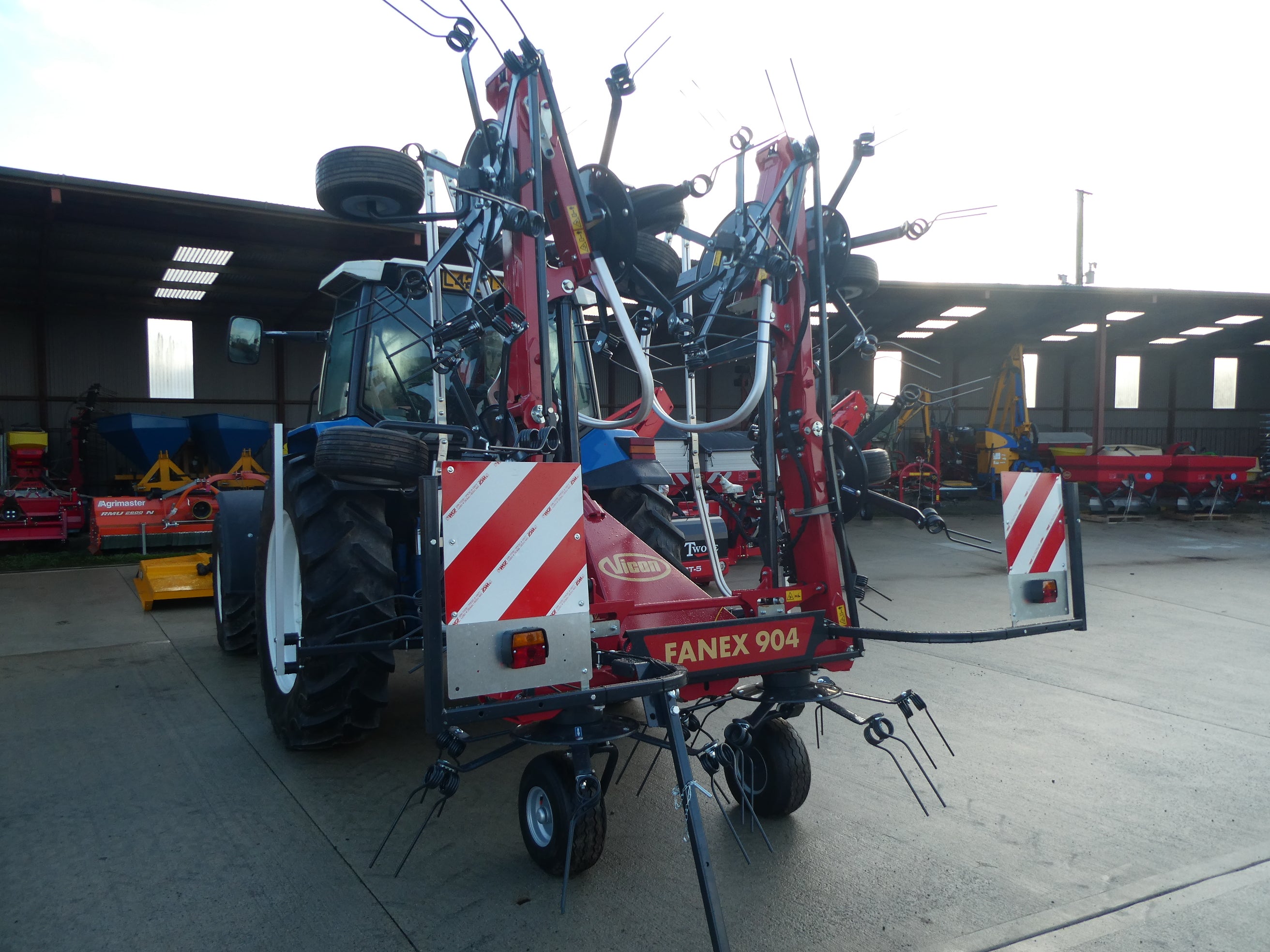 Vicon Fanex 904 8 rotor tedder