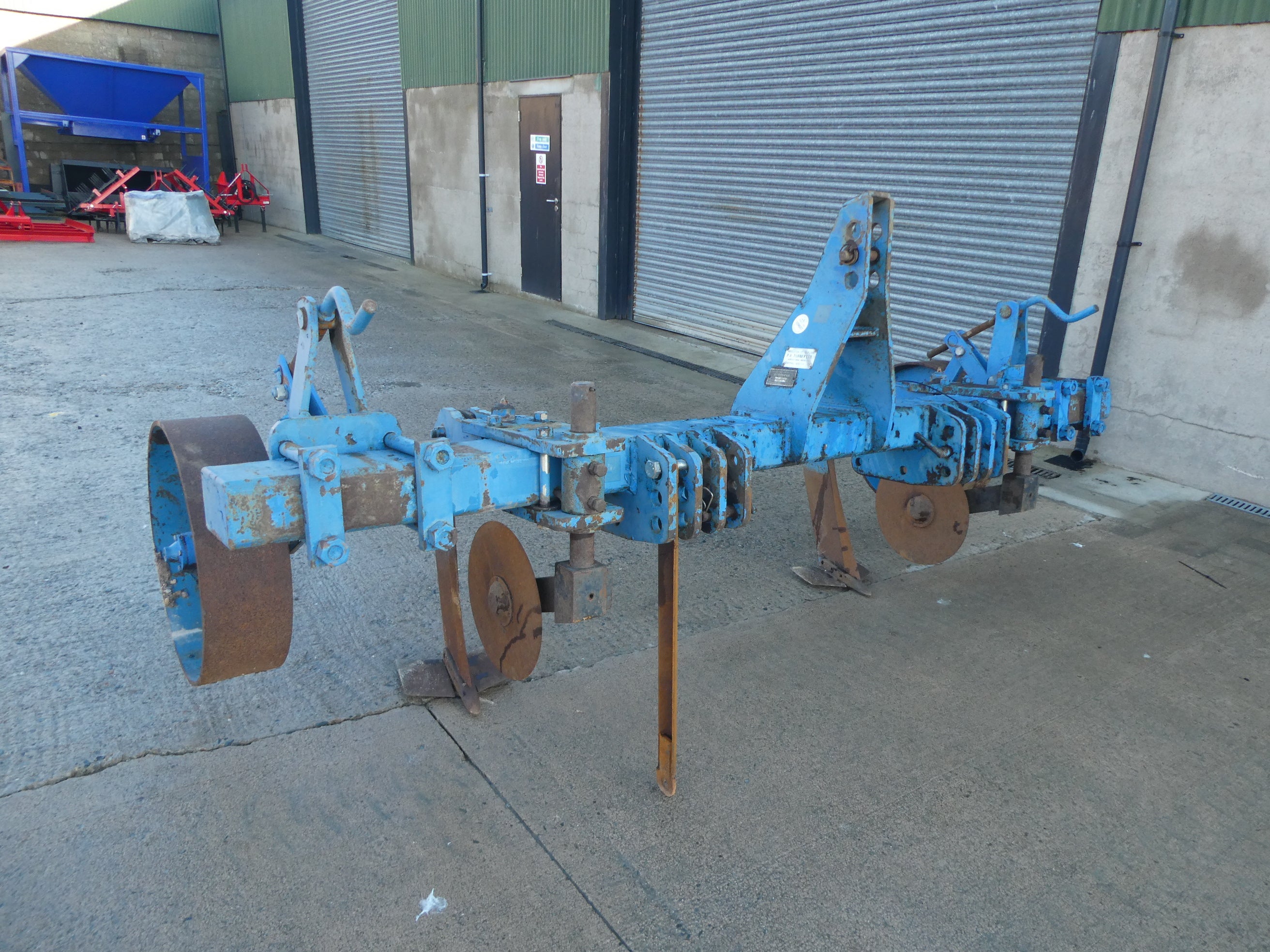 Ransomes 2 leg subtiller Subsoiler