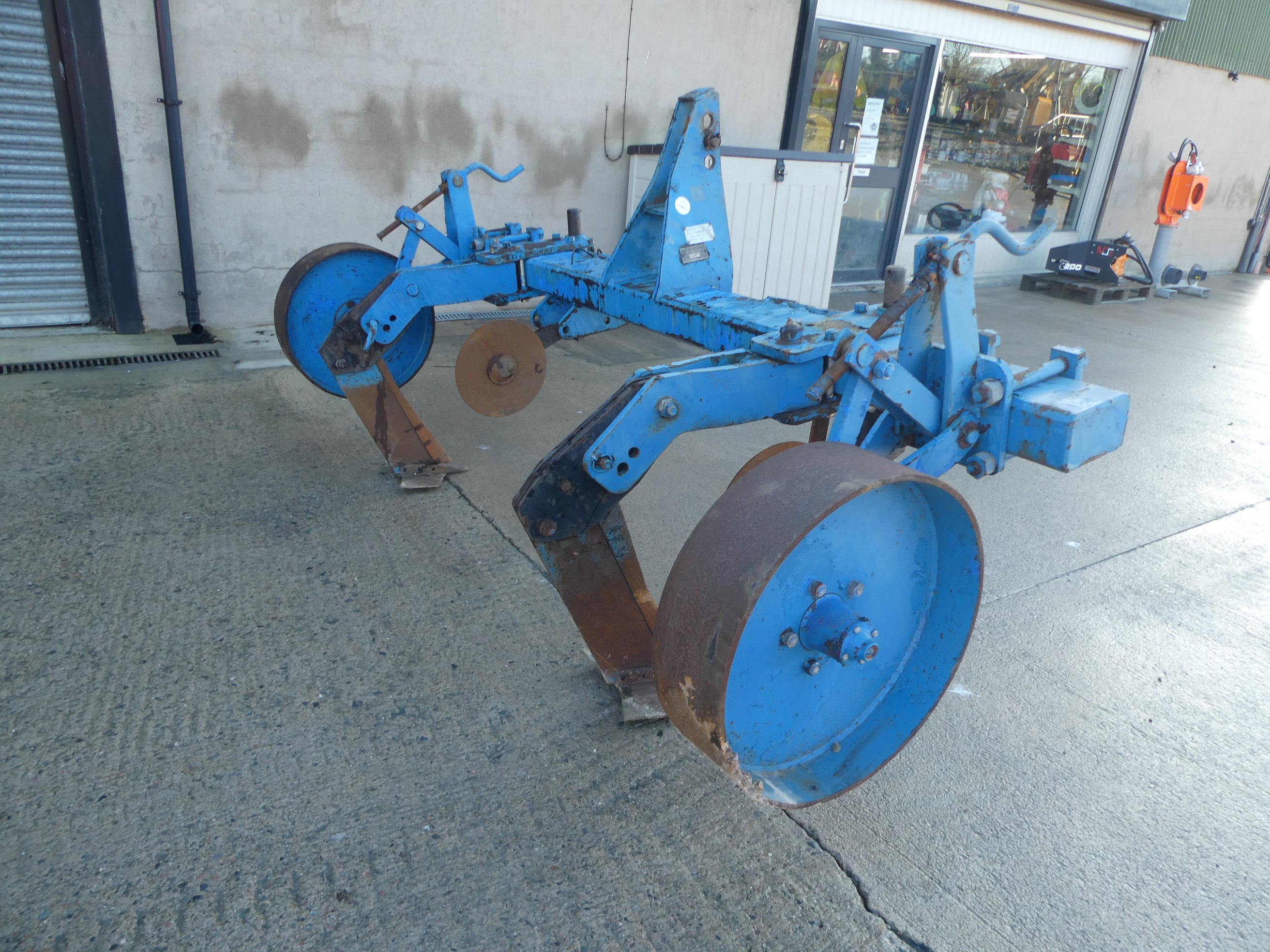 Ransomes 2 leg subtiller Subsoiler
