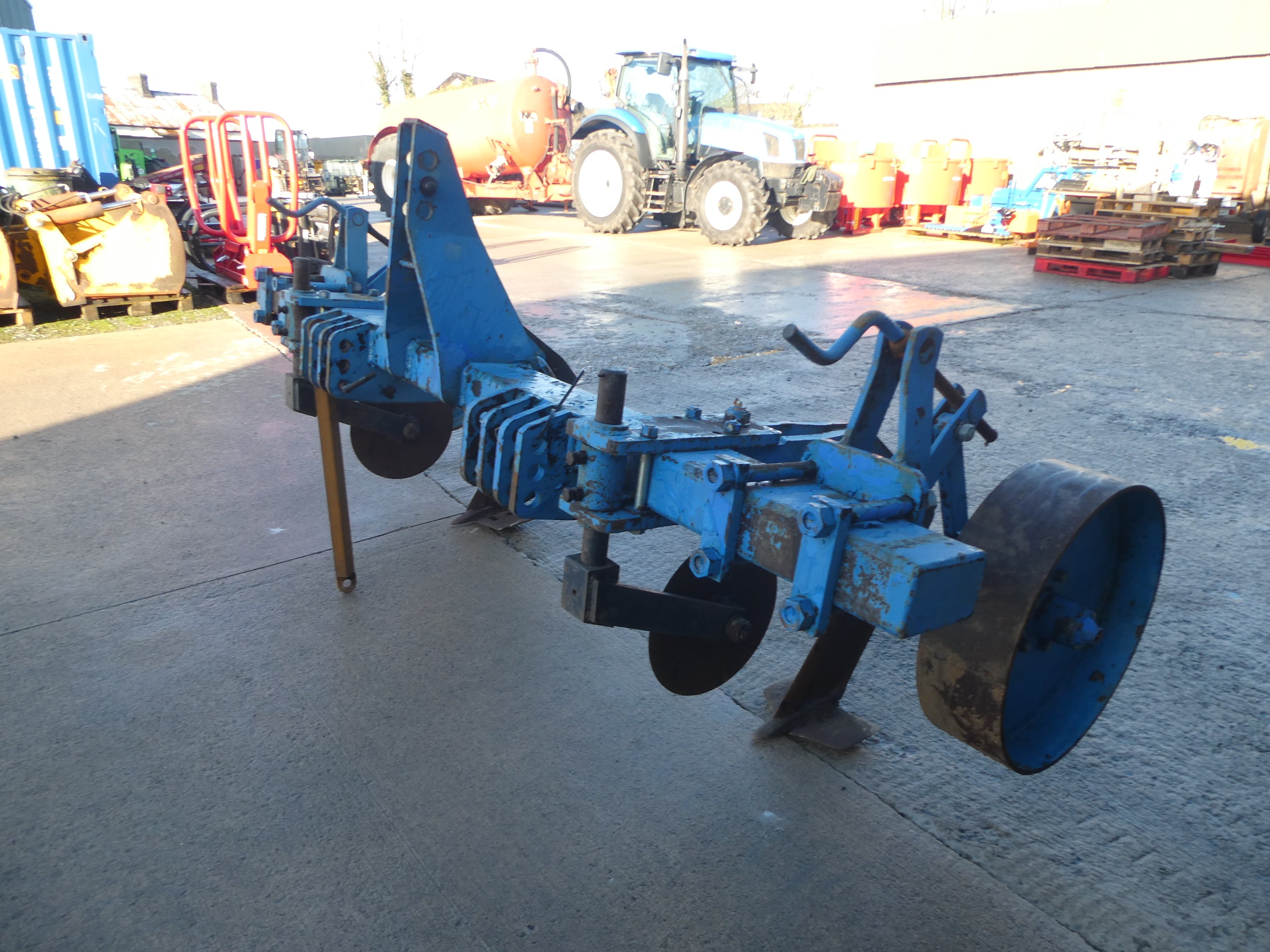 Ransomes 2 leg subtiller Subsoiler