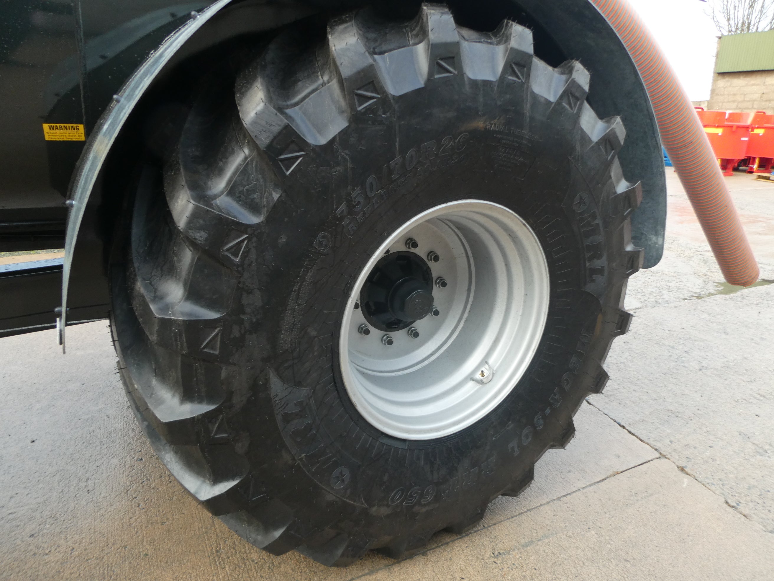 Fleming 1600 gallon Recessed tanker