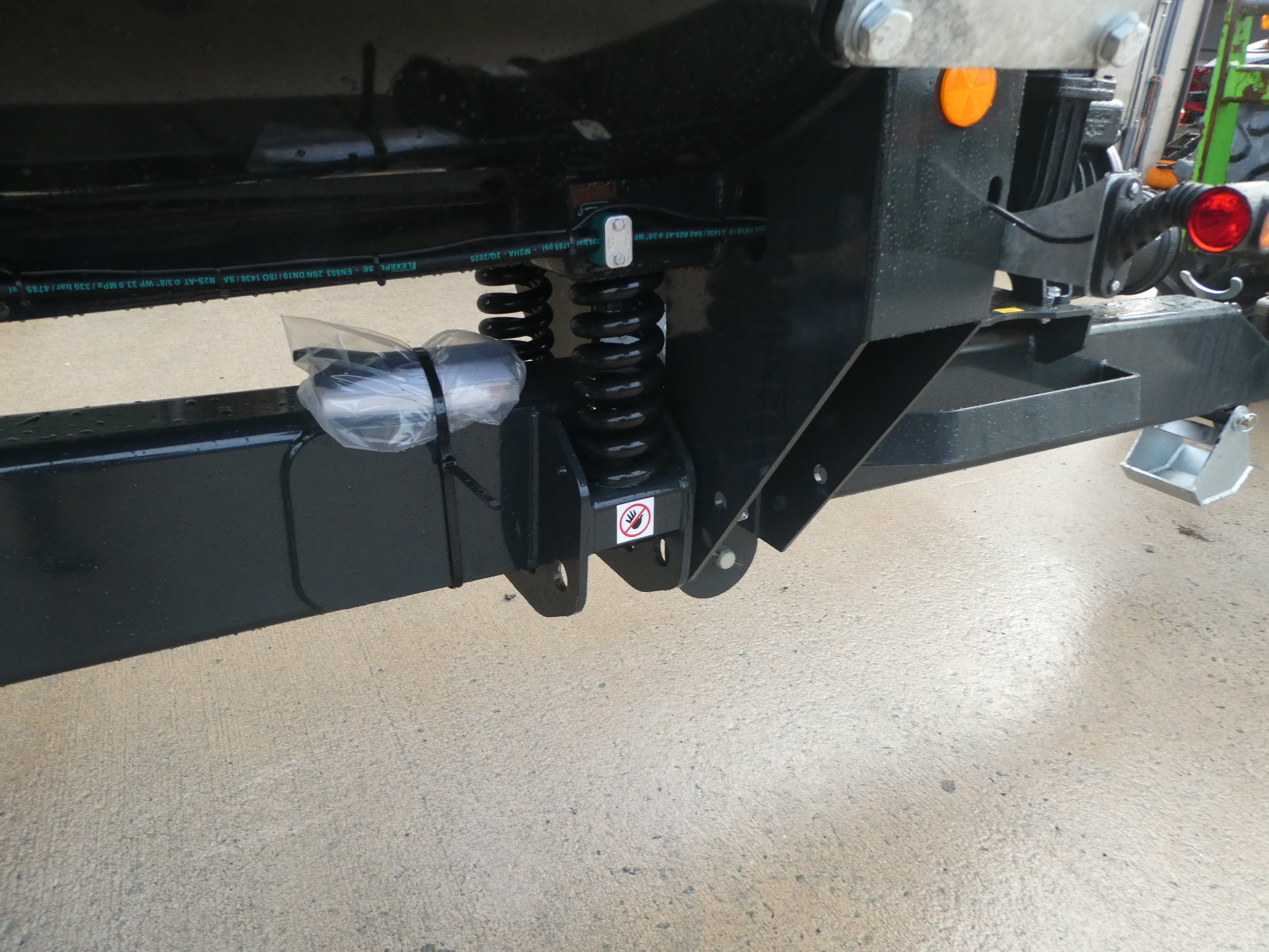 Fleming 1600 gallon Recessed tanker