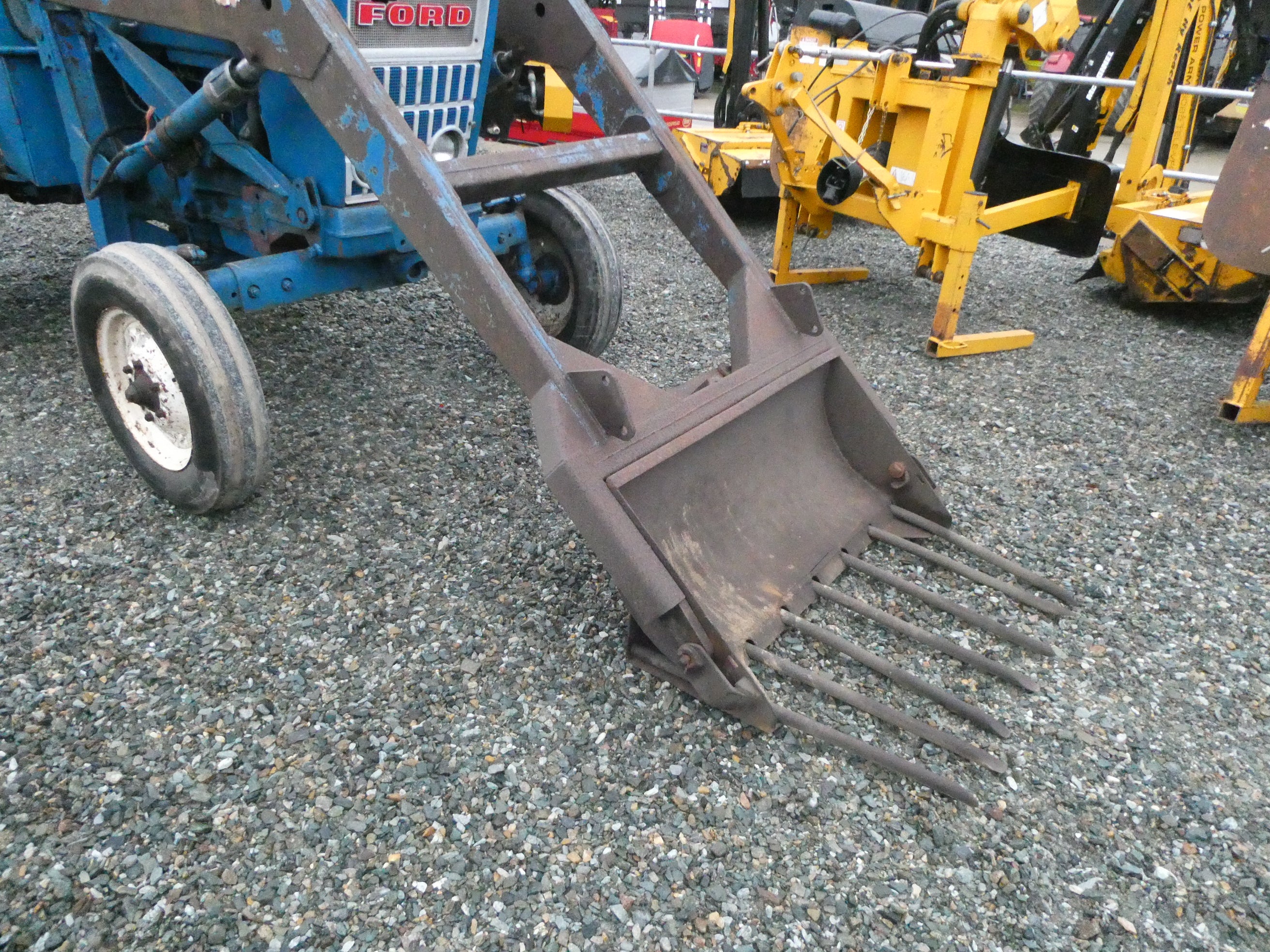 Ford 4000 2wd with loader