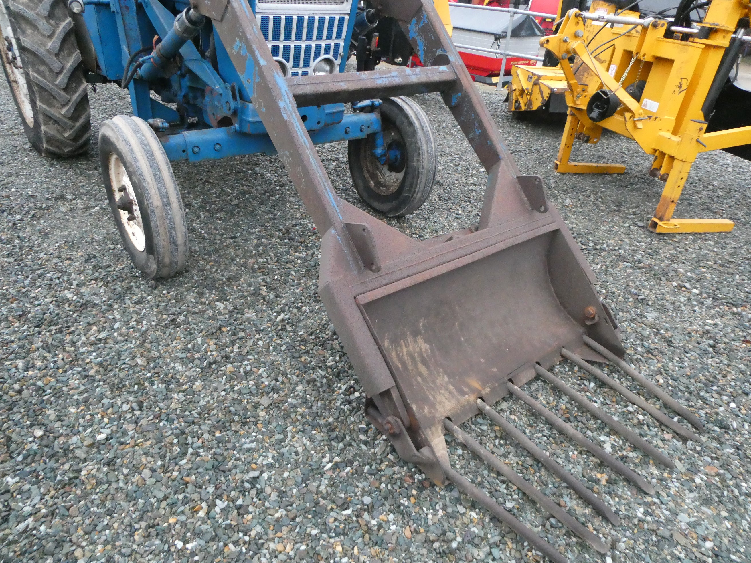 Ford 4000 2wd with loader