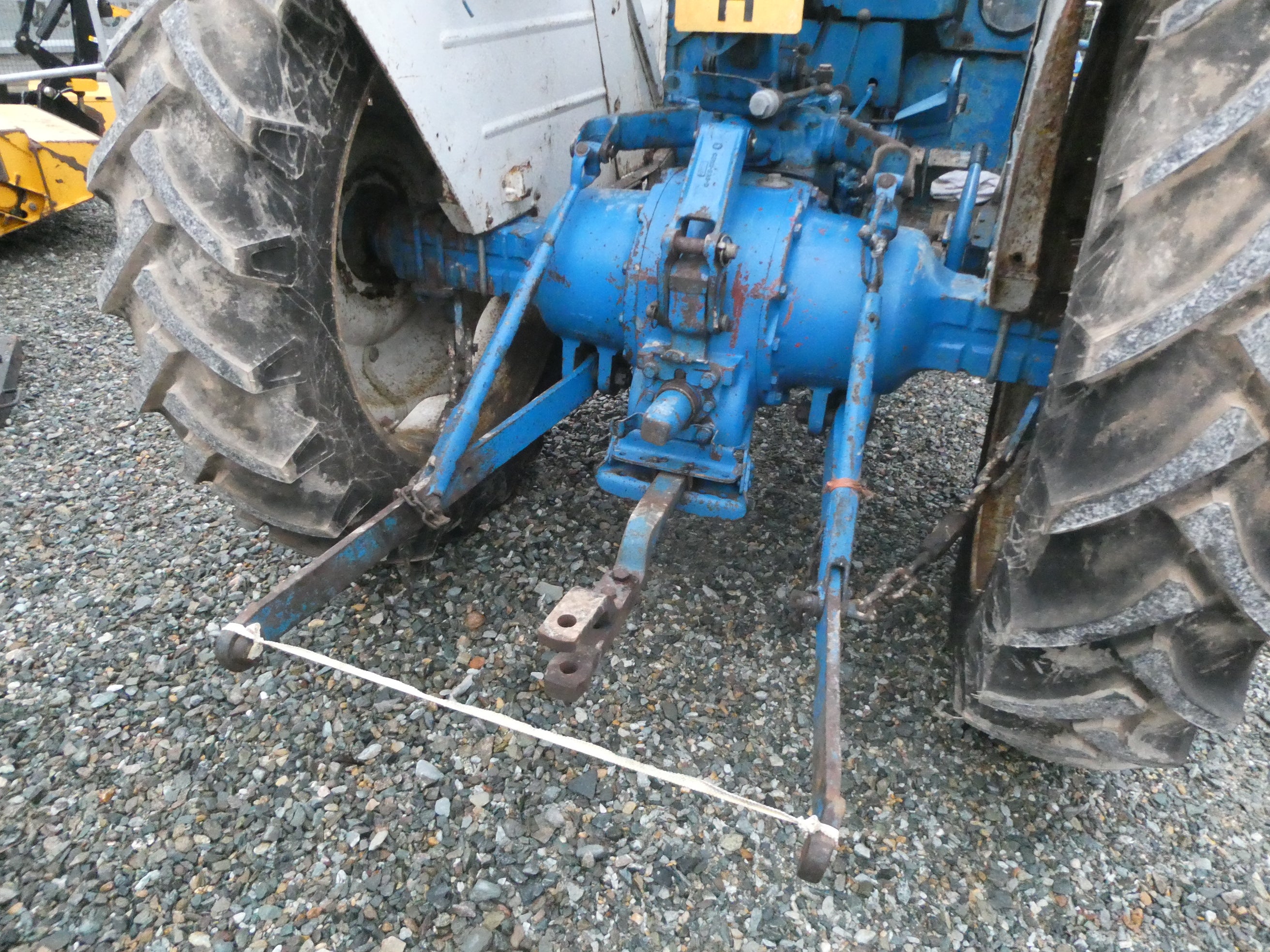 Ford 4000 2wd with loader