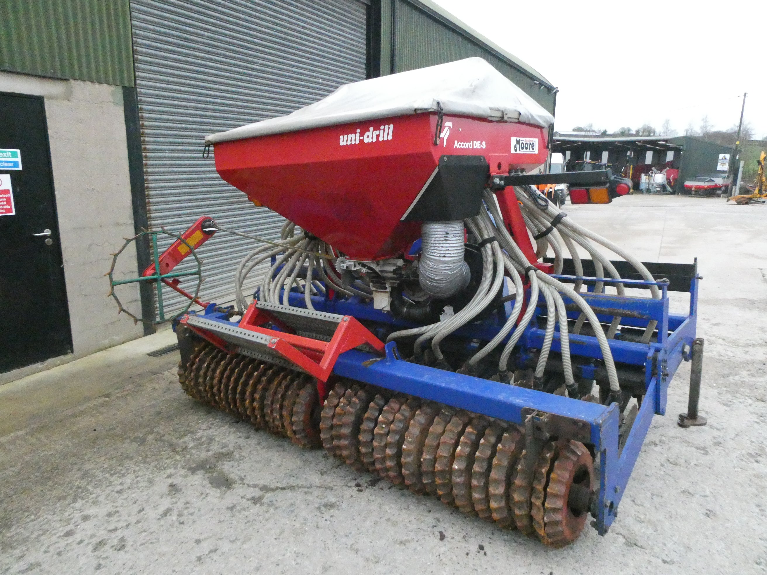 Used Moore 32 row Grassland UniDrill