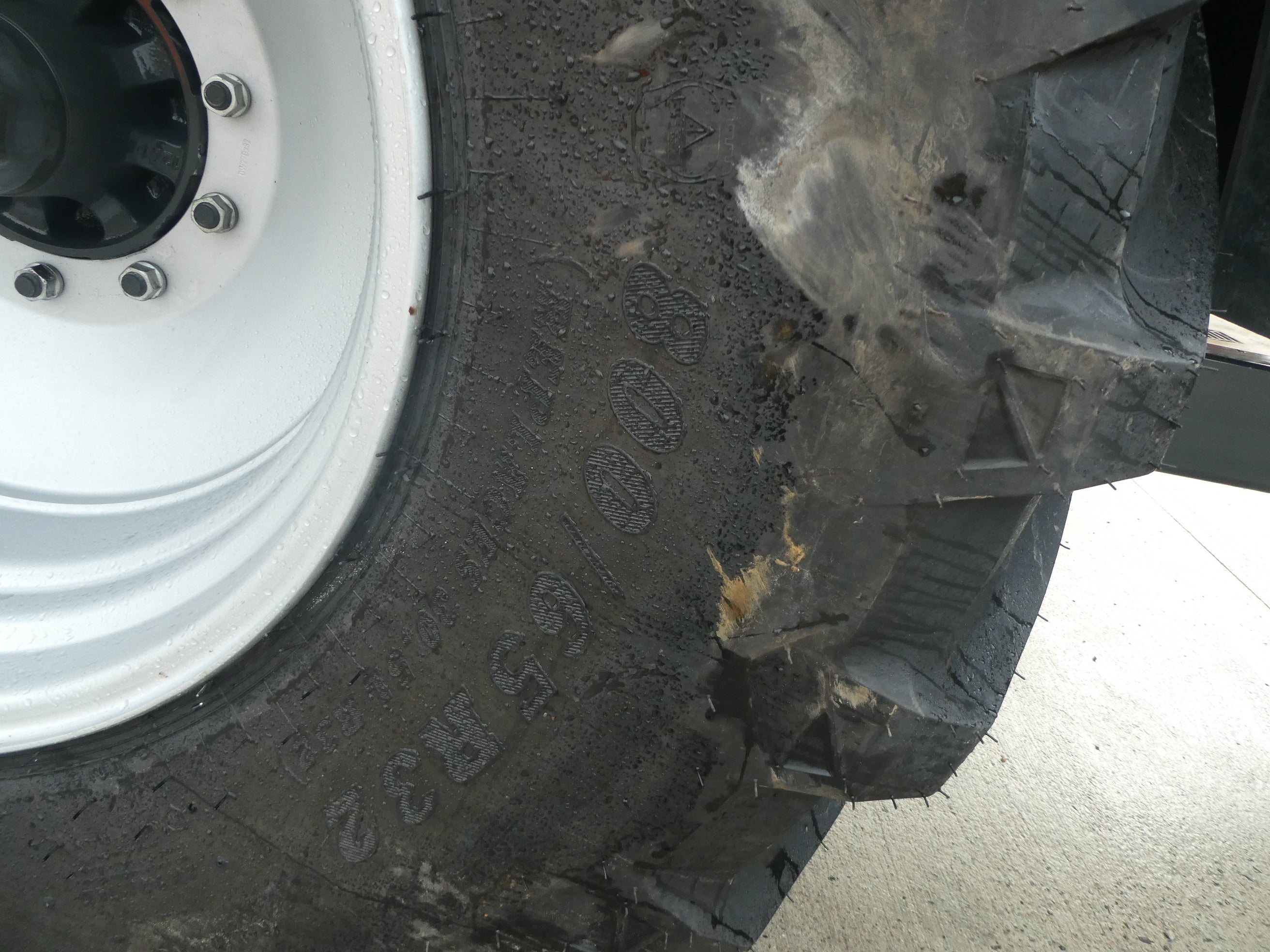 Fleming 2300 gallon Recessed Tanker