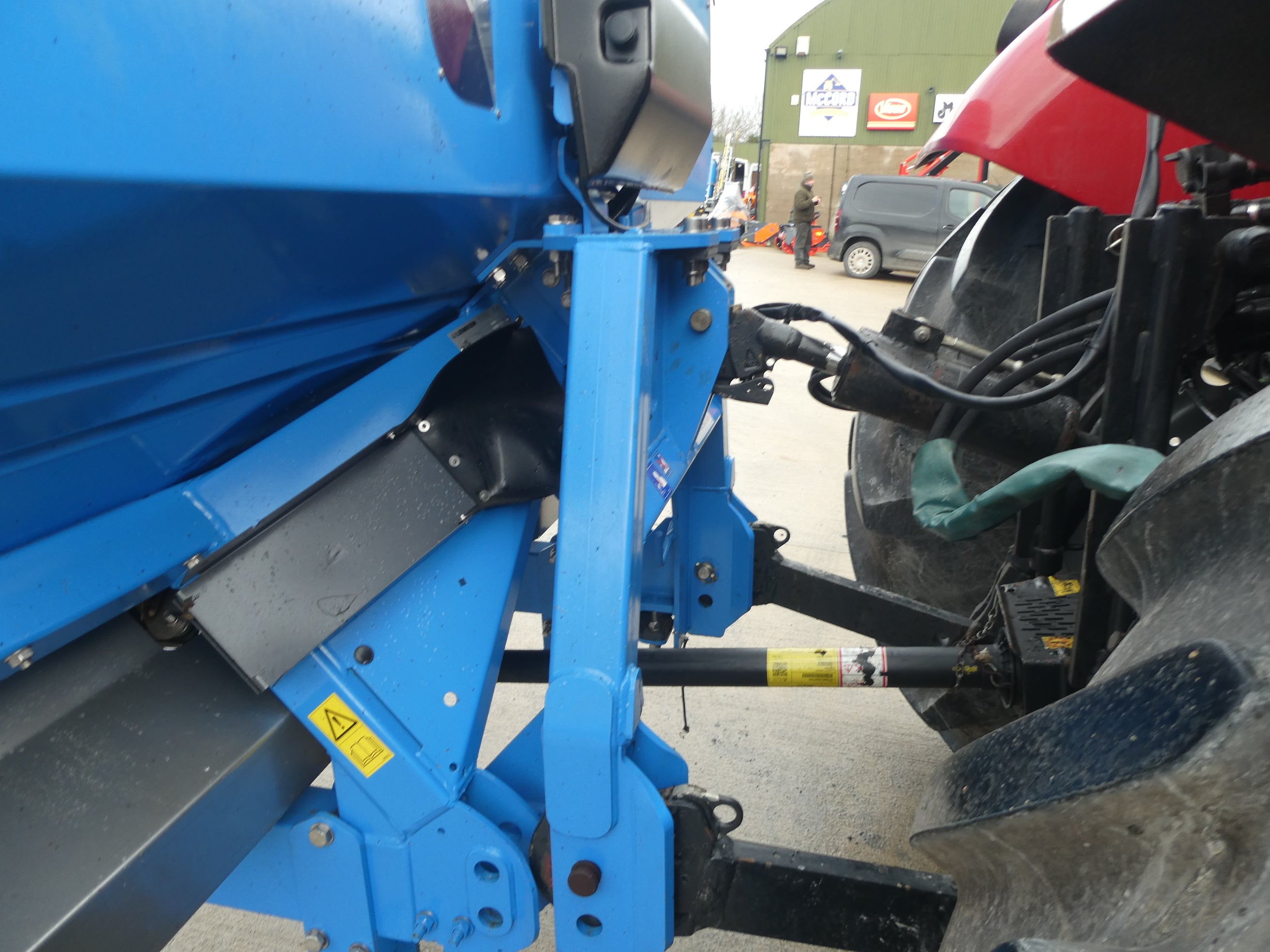 Lemken Tauri 12 Twin Disc Fertiliser Spreader