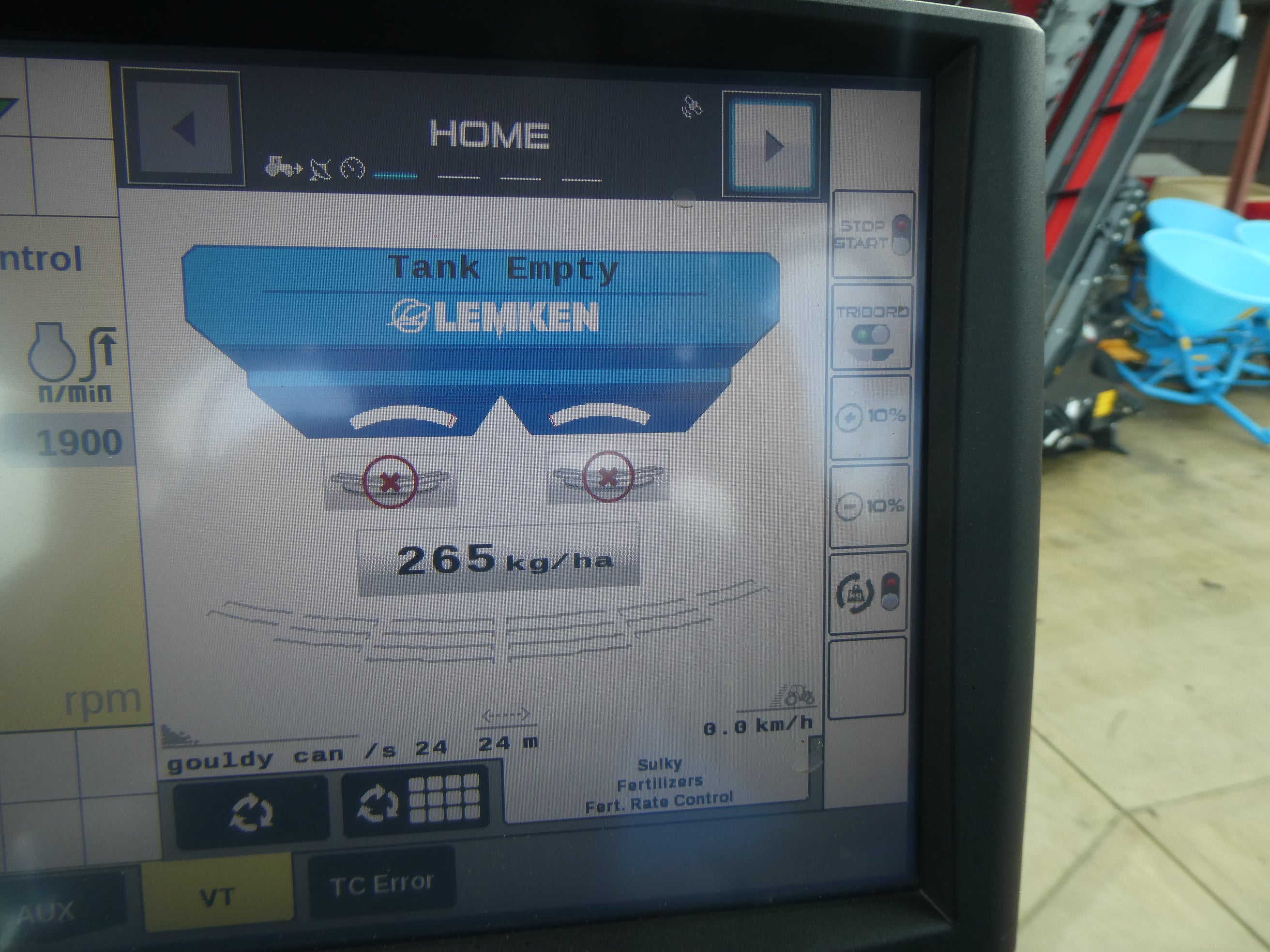 Lemken Tauri 12 Twin Disc Fertiliser Spreader