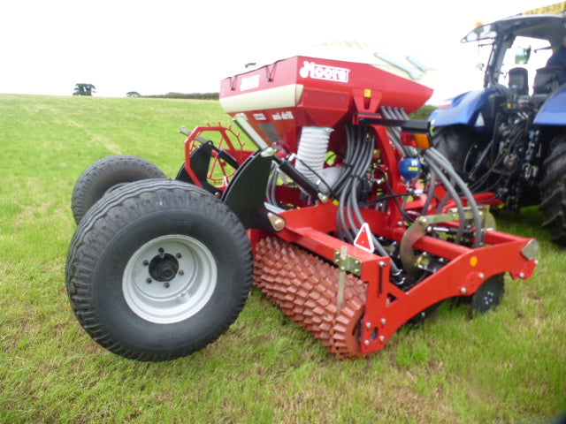 Moore Trailed 32 row Grassland UniDrill