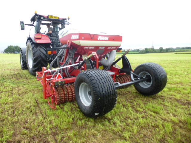 Moore Trailed 32 row Grassland UniDrill