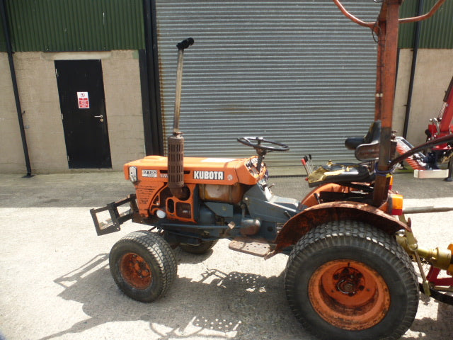 Kubota B7100 HST Tractor