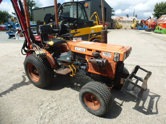 Kubota B7100 HST Tractor