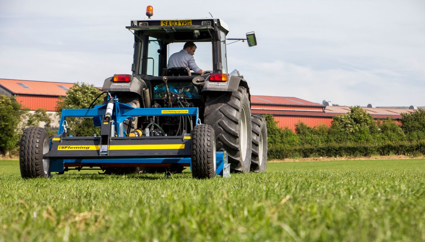 Fleming Trailed Superfloat Grass Topper