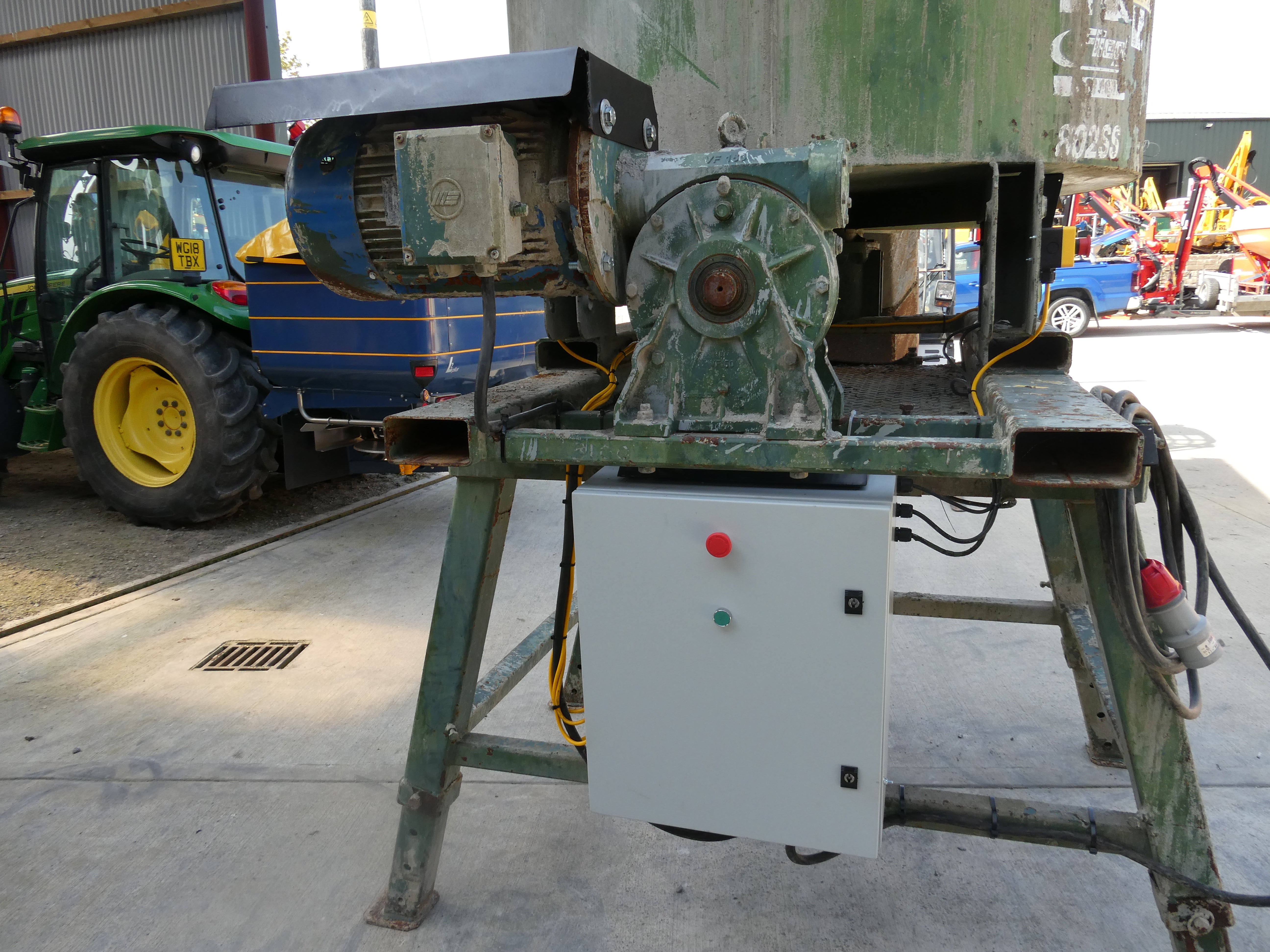 Kilworth Pan Mixer with Electric Motor