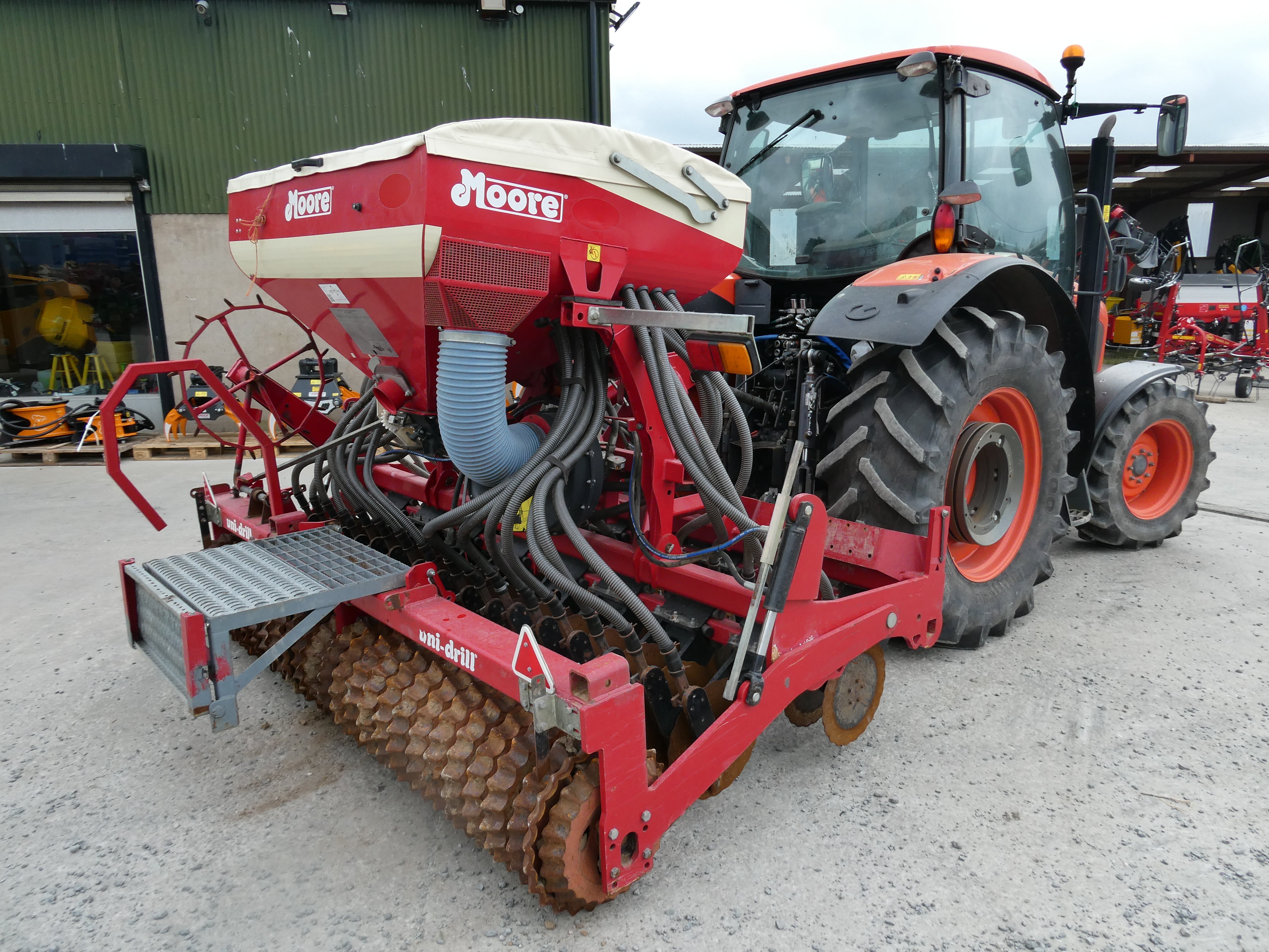 2020 Moore 32 row Grassland UniDrill