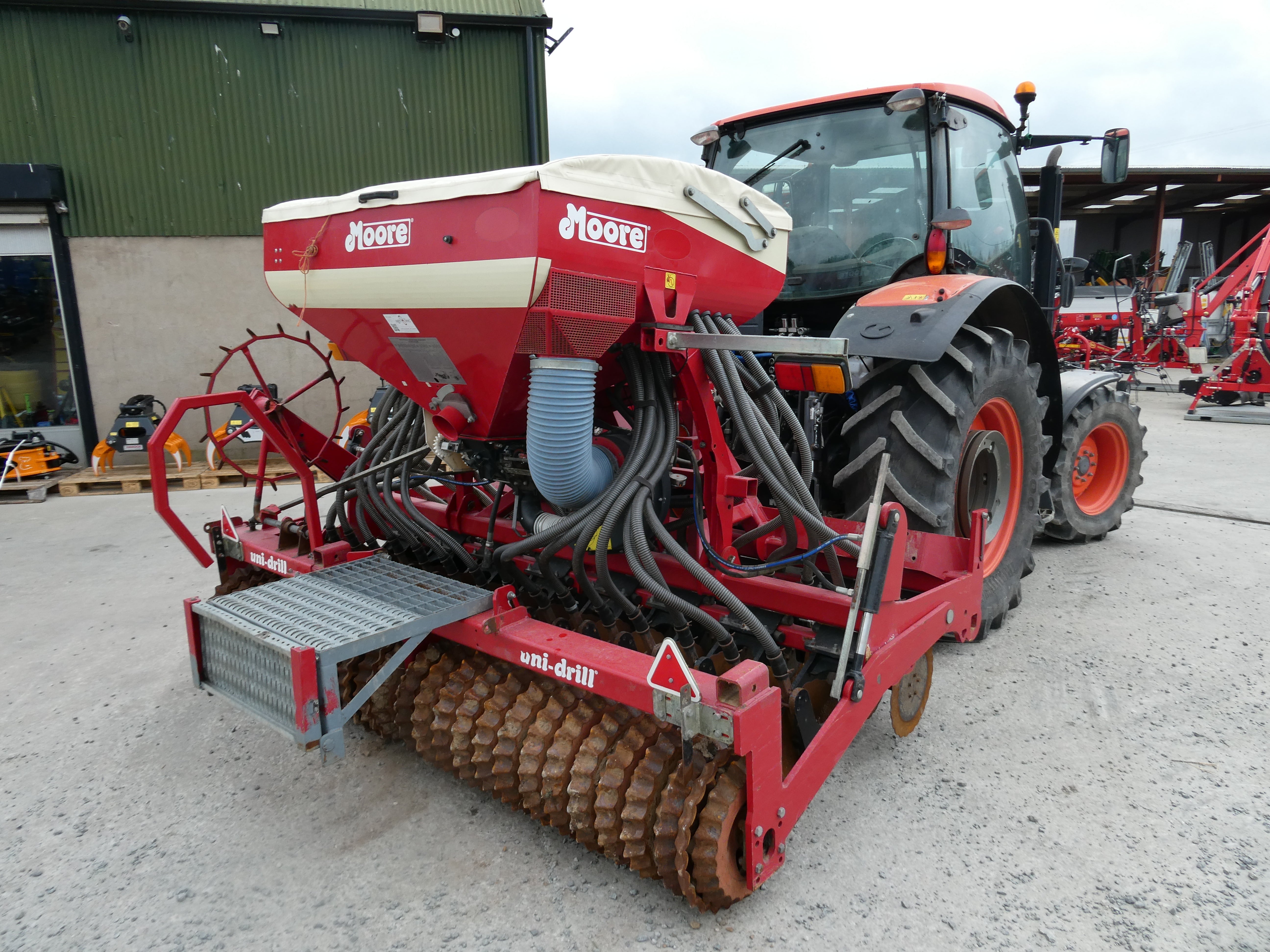 2020 Moore 32 row Grassland UniDrill