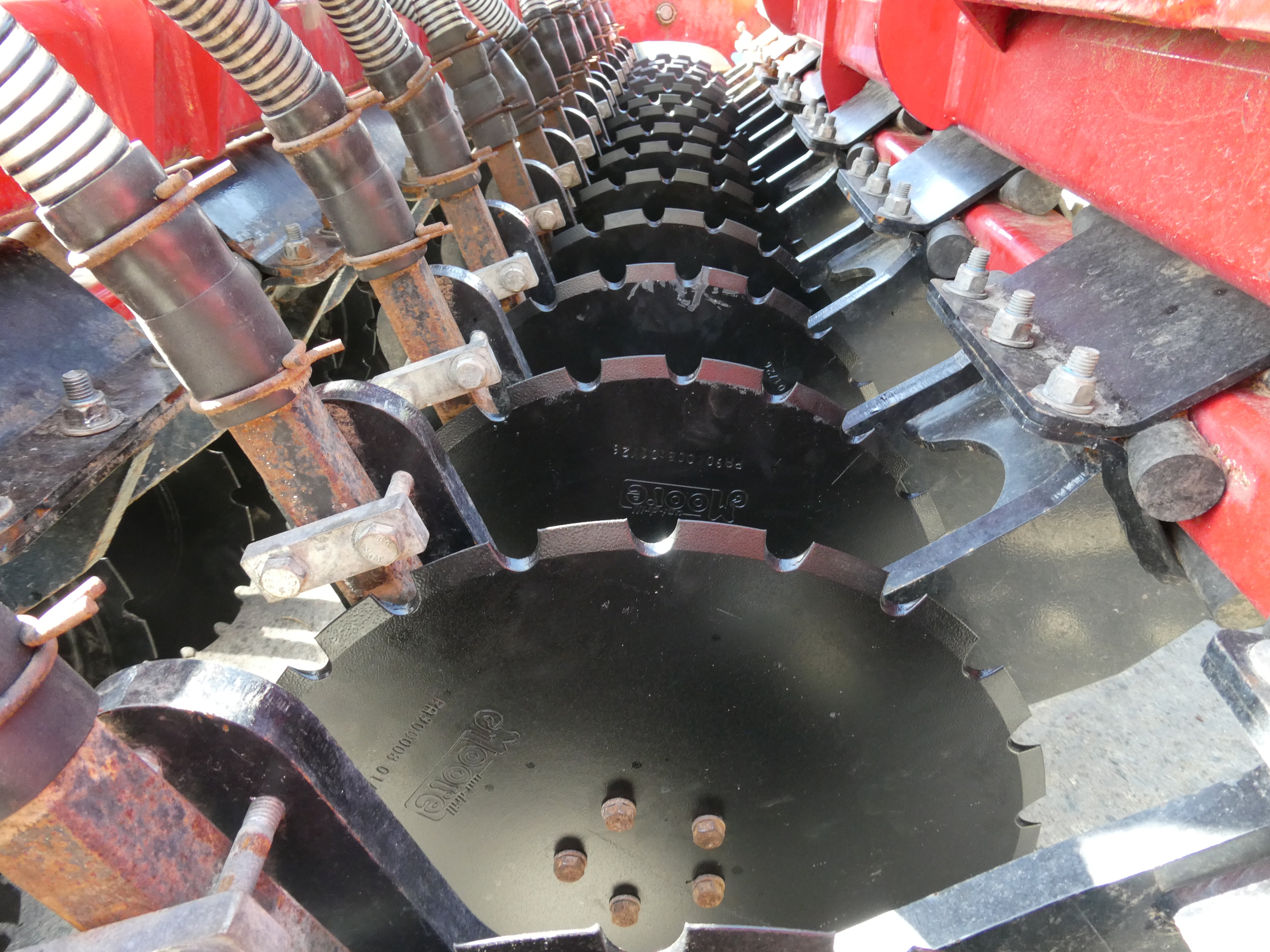 2020 Moore 32 row Grassland UniDrill