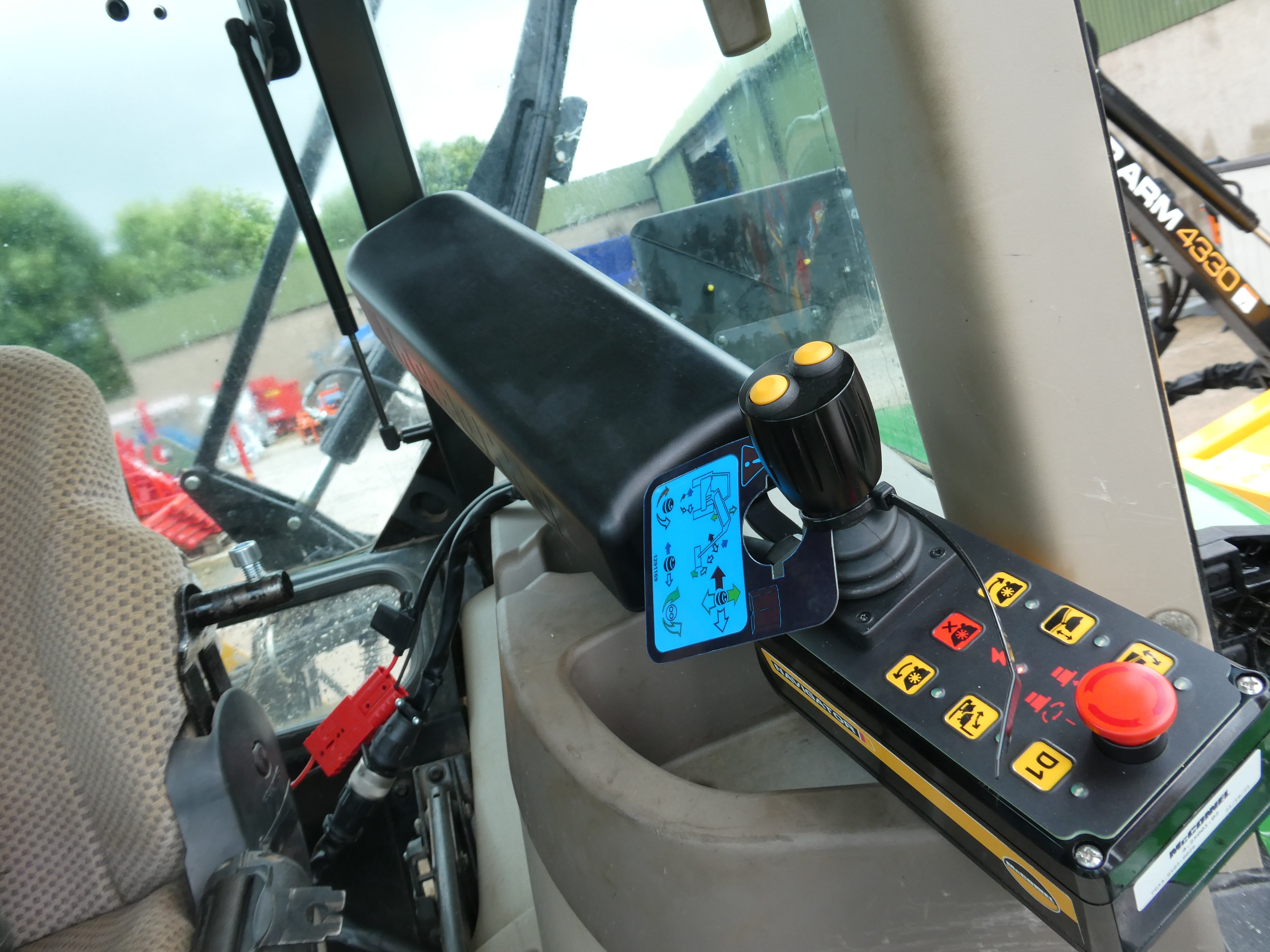 McConnel PA4330 Hedgecutter
