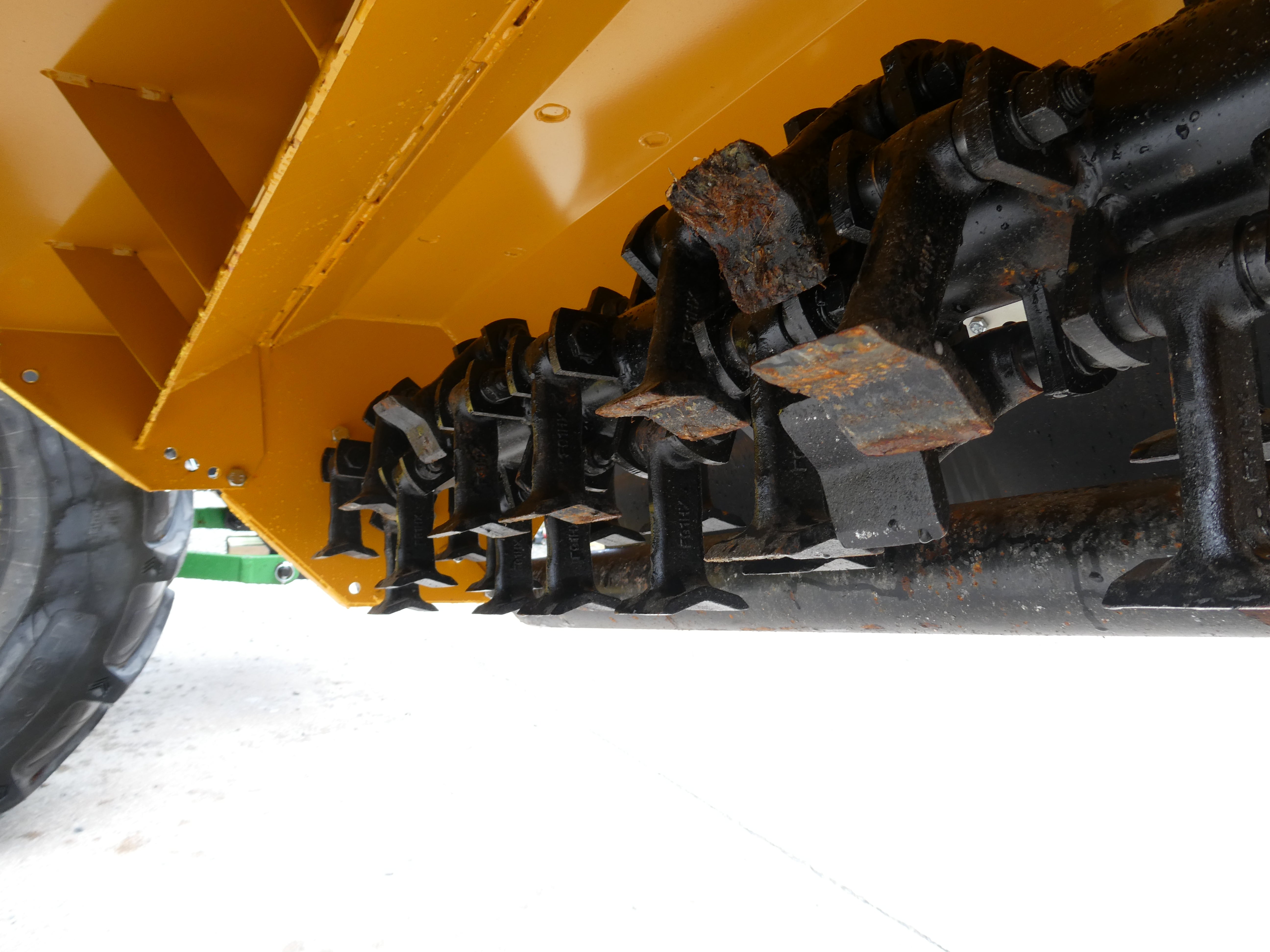 McConnel PA4330 Hedgecutter